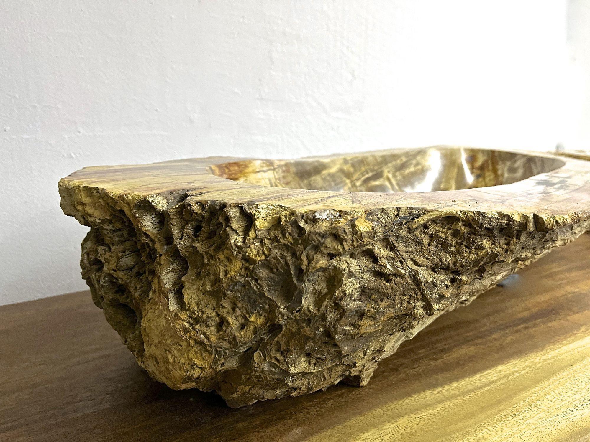 Petrified Wood Sink, Top Quality in Beige/ Brown/ Pink Tones In Excellent Condition For Sale In Lichtenberg, AT