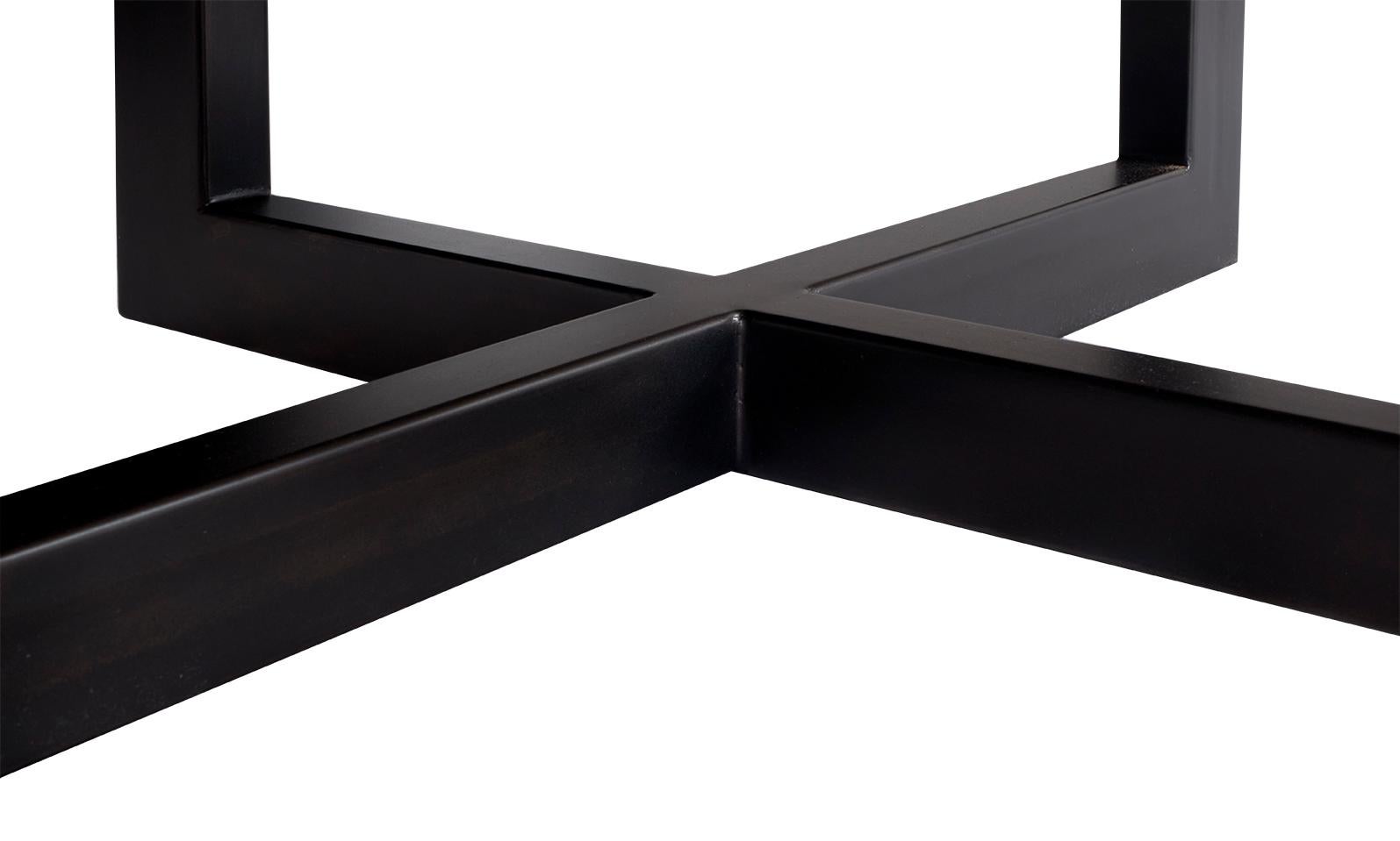 Métal Table basse en bois pétrifié sur base en acier en vente