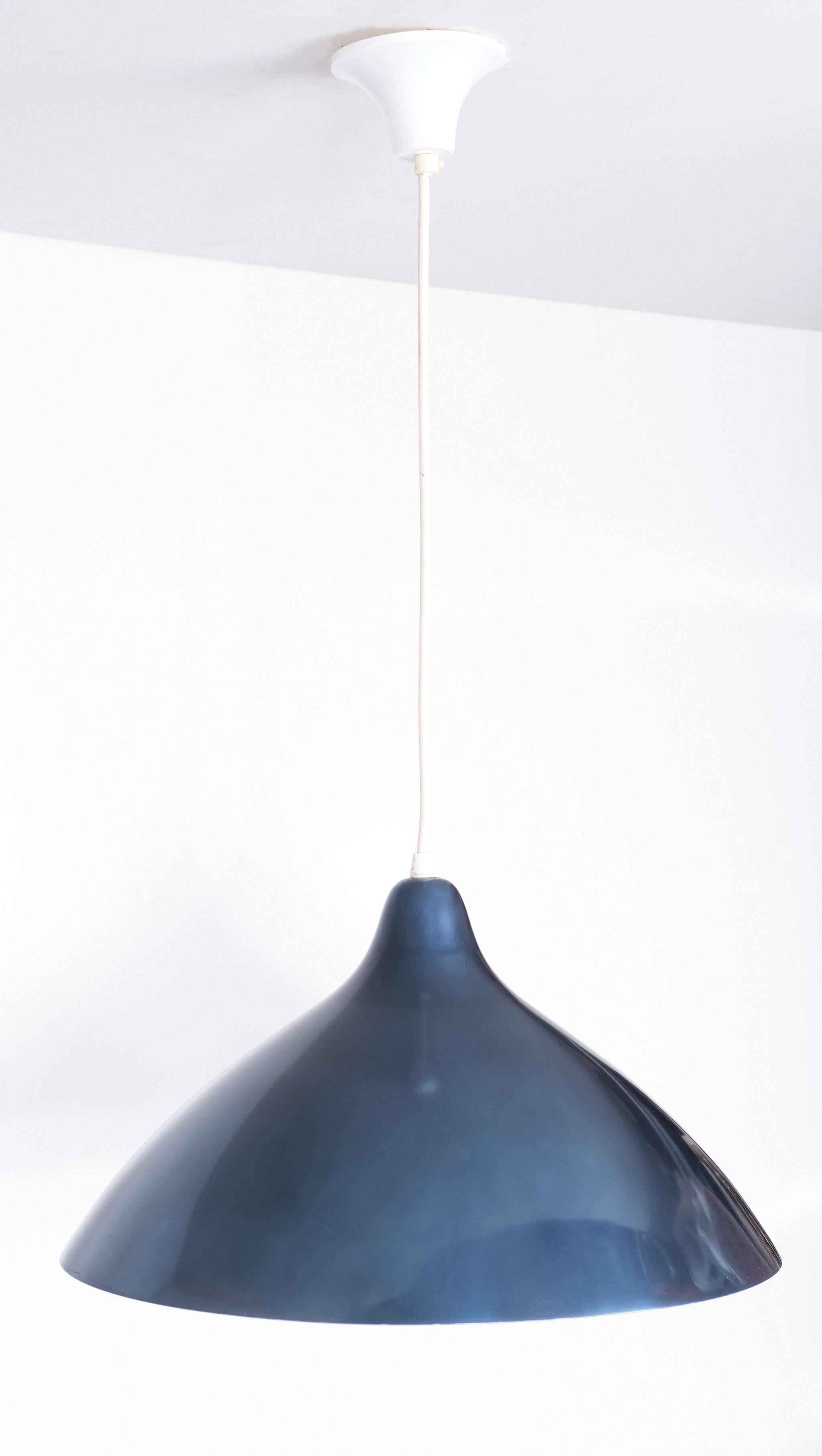 Milieu du XXe siècle Lampe à suspension bleu pétrole de Lisa Johansson Pape pour Orno  1950s en vente