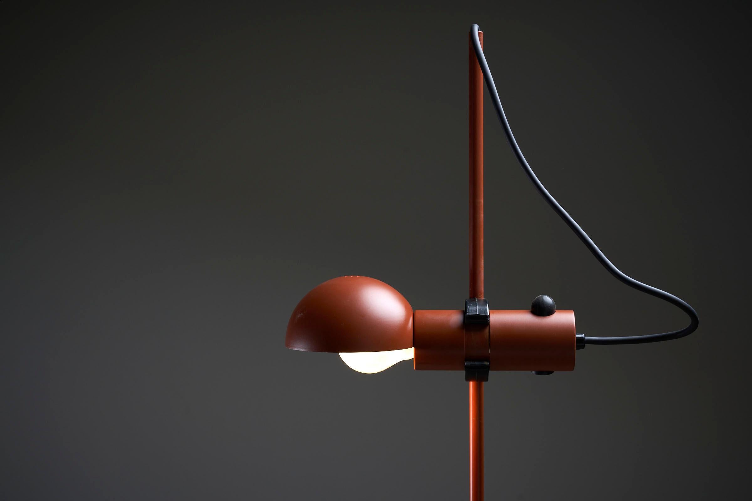 Petrol Red Floor Lamp by Raul Barbieri & Giorgio Maranelli for Tronconi In Good Condition For Sale In Mortsel, BE