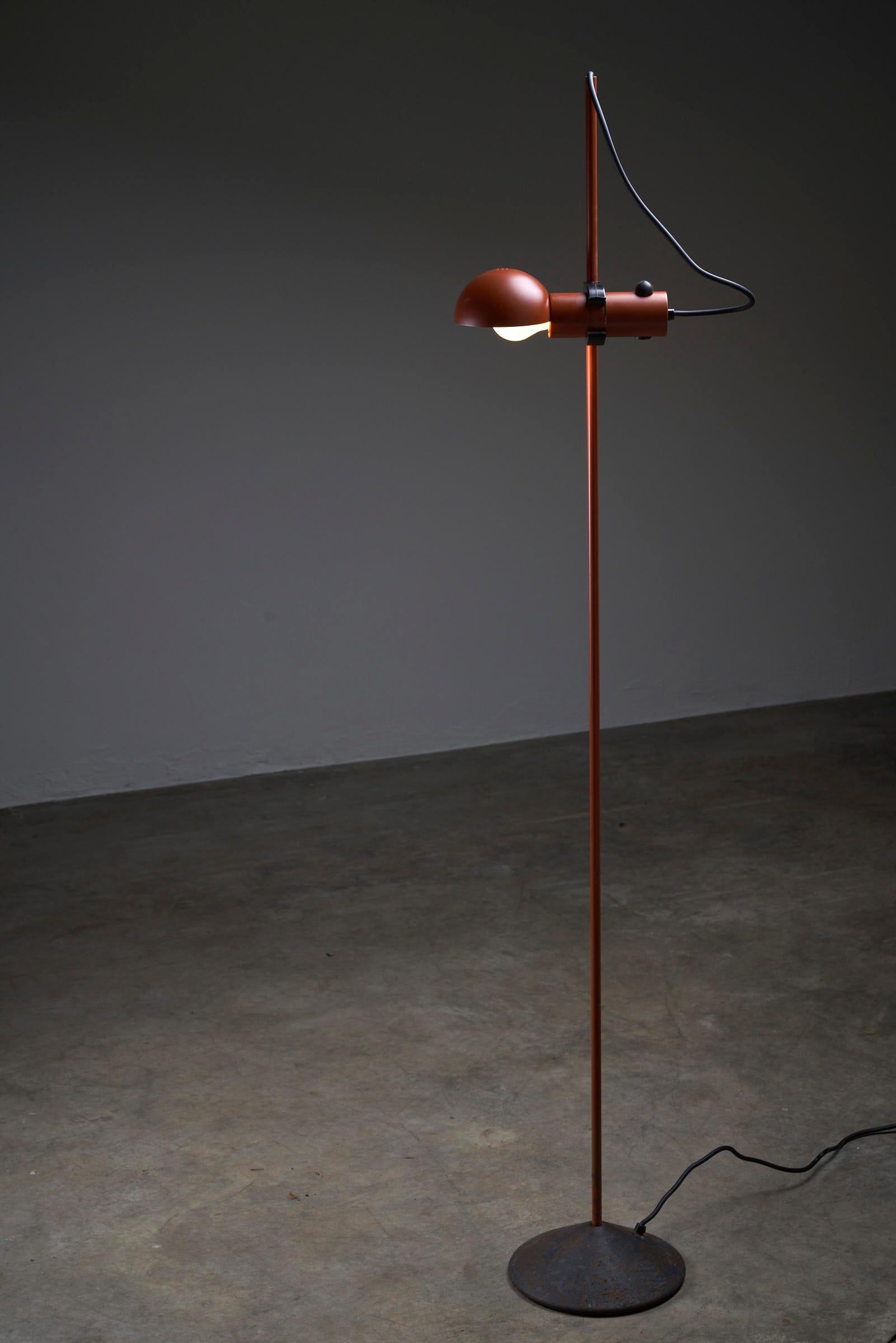 Metal Petrol Red Floor Lamp by Raul Barbieri & Giorgio Maranelli for Tronconi For Sale