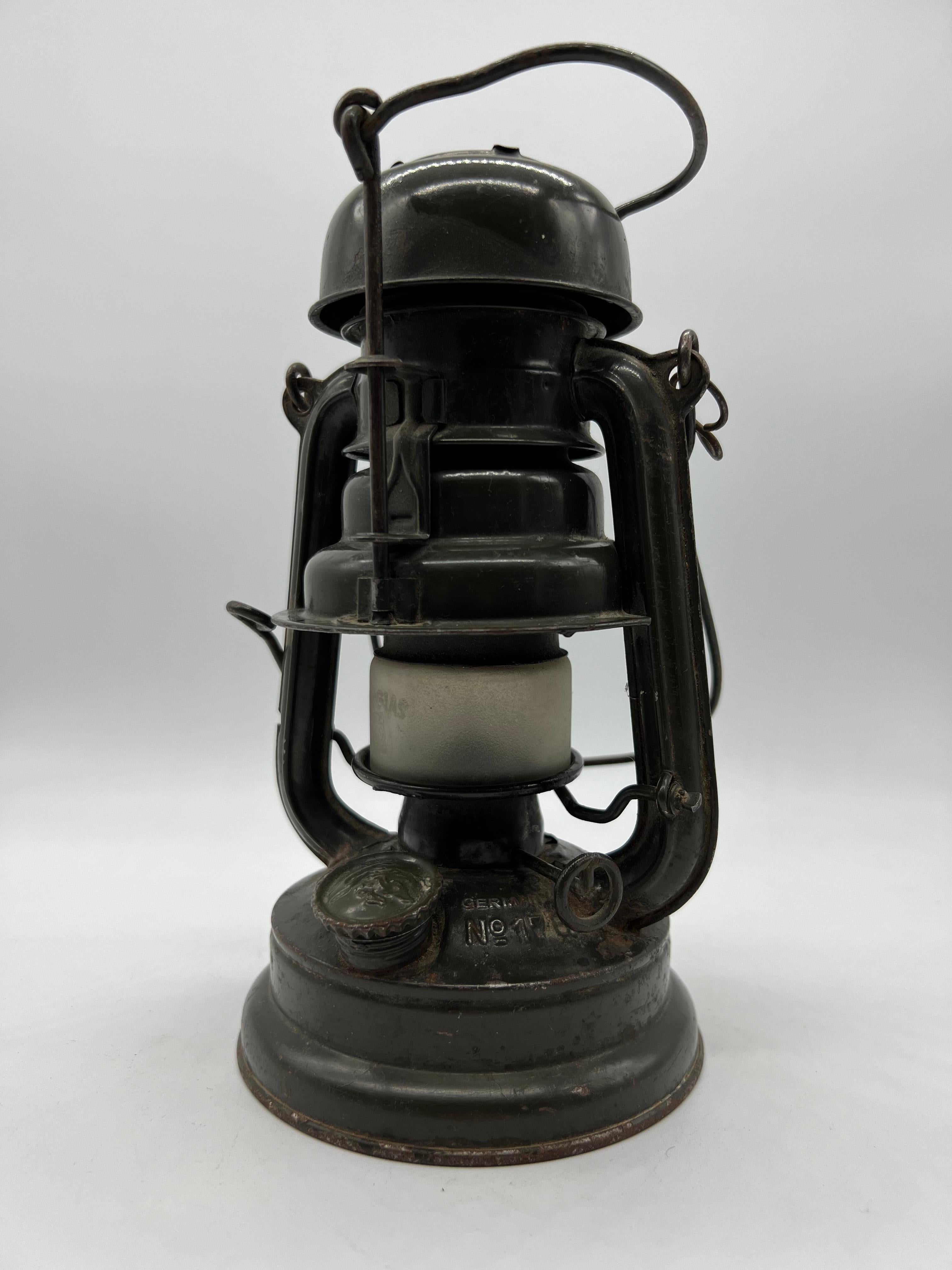 Petroleum lamp Feuerhand 176 lantern, Jenaer glass, Made in Germany, good original condition.