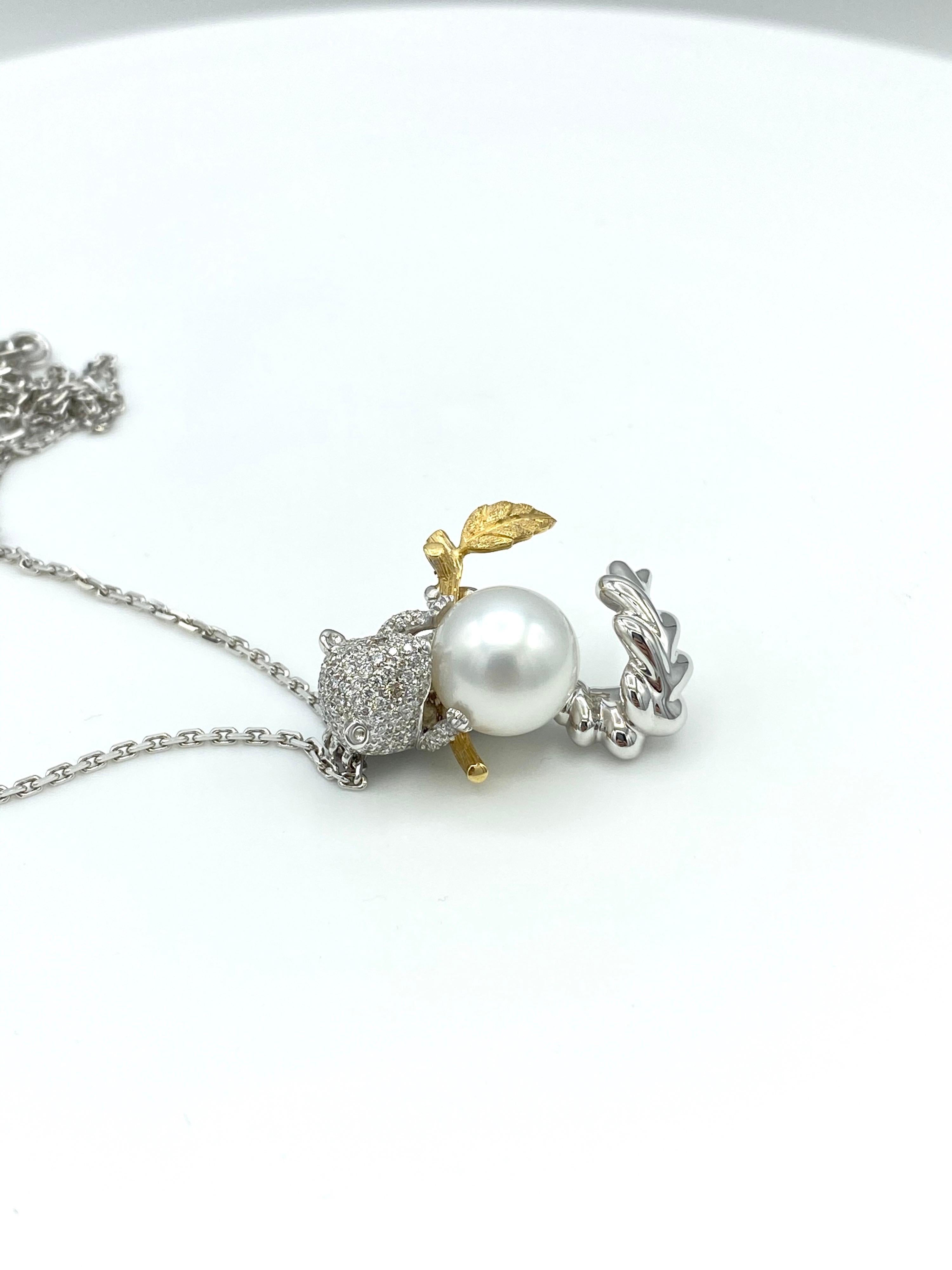 Petronilla 18Kt Gold Animal Stoat White Diamond SouthSea Pearl Pendant Necklace  For Sale 4