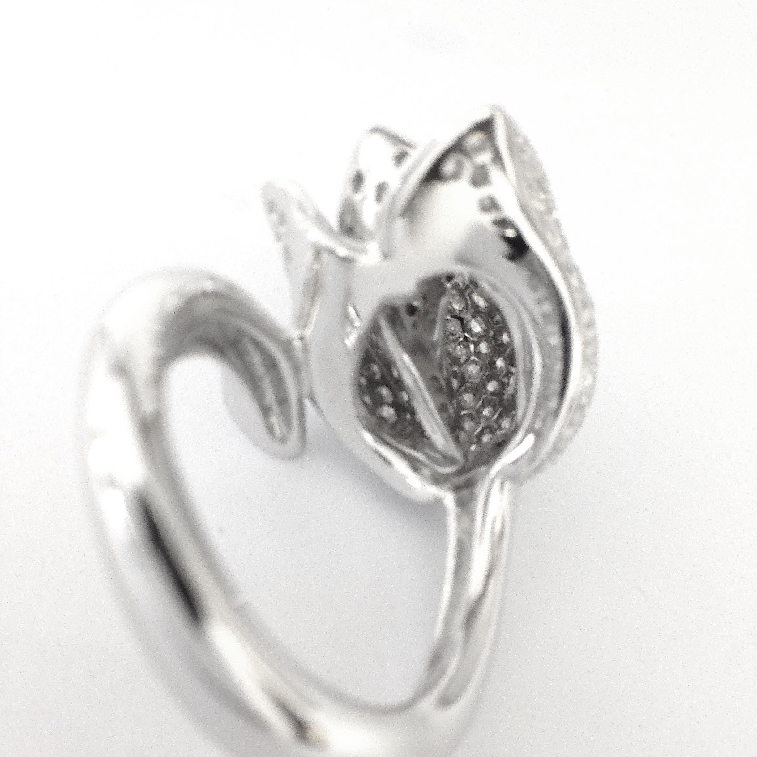 Petronilla 2.60 Quilates Diamante Blanco Anillo Cóctel Flor Tulipán Oro 18 Kt en venta 6