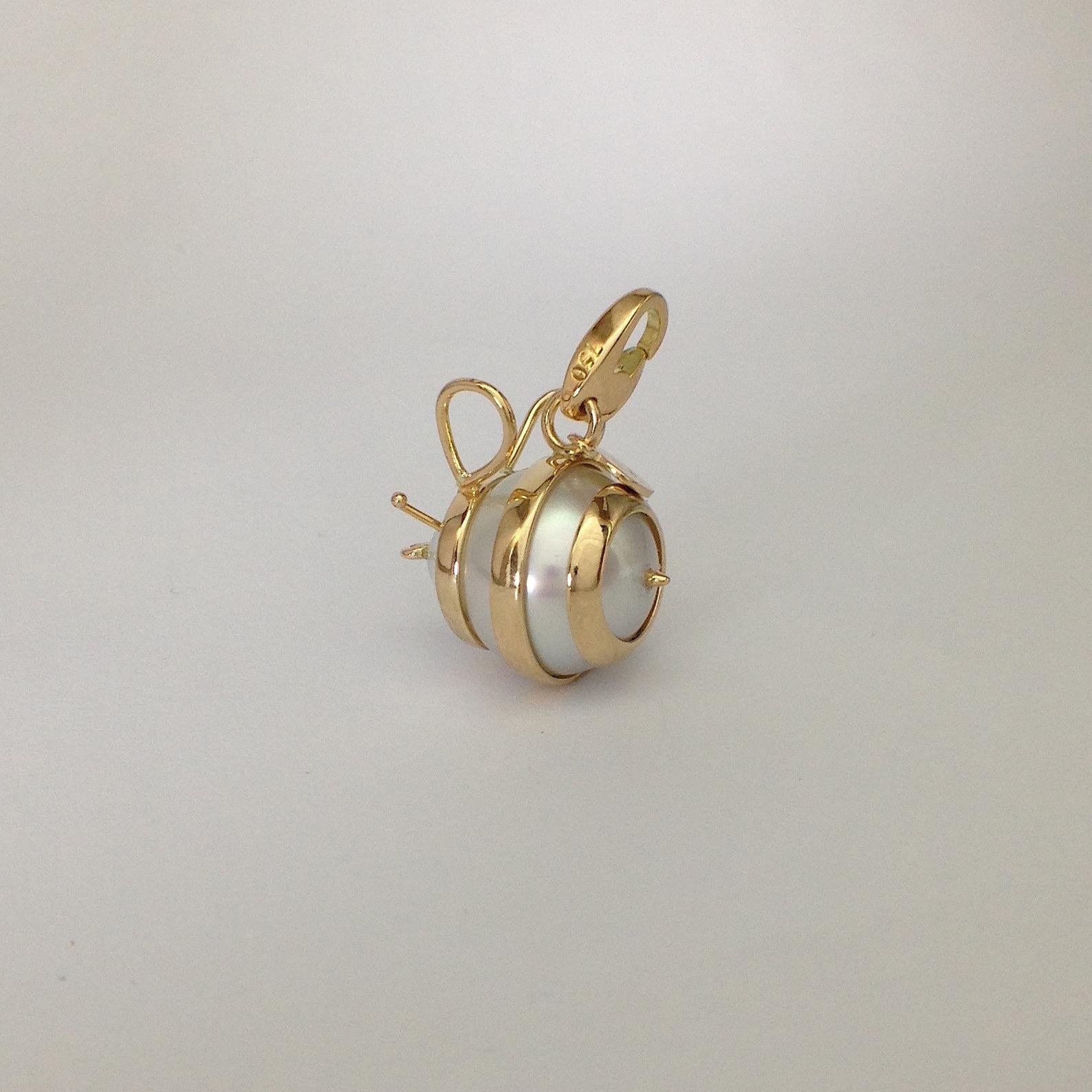 Contemporary Petronilla Bee 18 Kt Gold Australian Pearl Charm/ Pendant or Necklace Made in IT