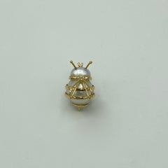 Petronilla Bee 18 Karat Gold Australian Pearl Pin Brooch Handmade in Italy
