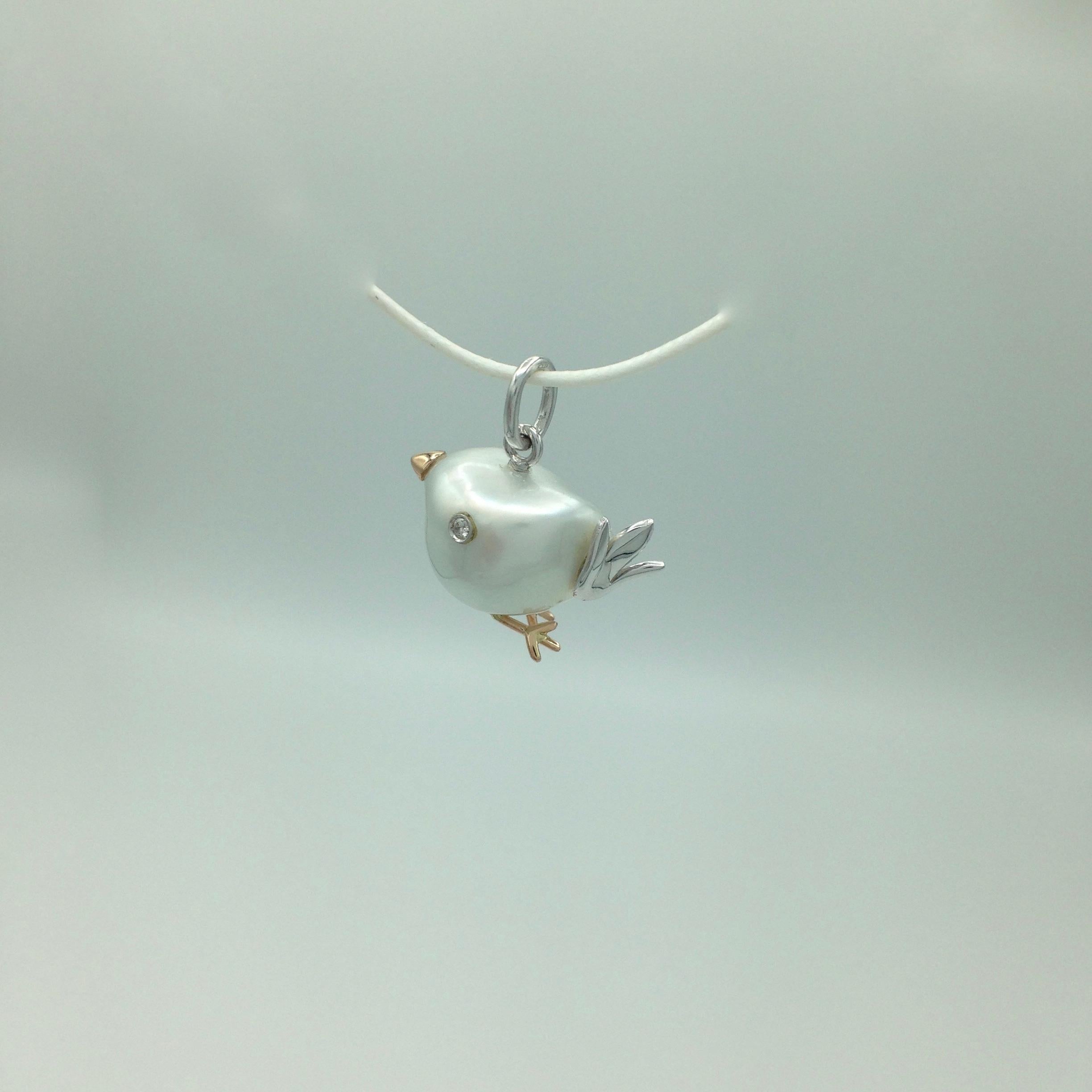 Artisan Bird Australian Pearl White Diamond 18 Karat Gold Pendant/Necklace