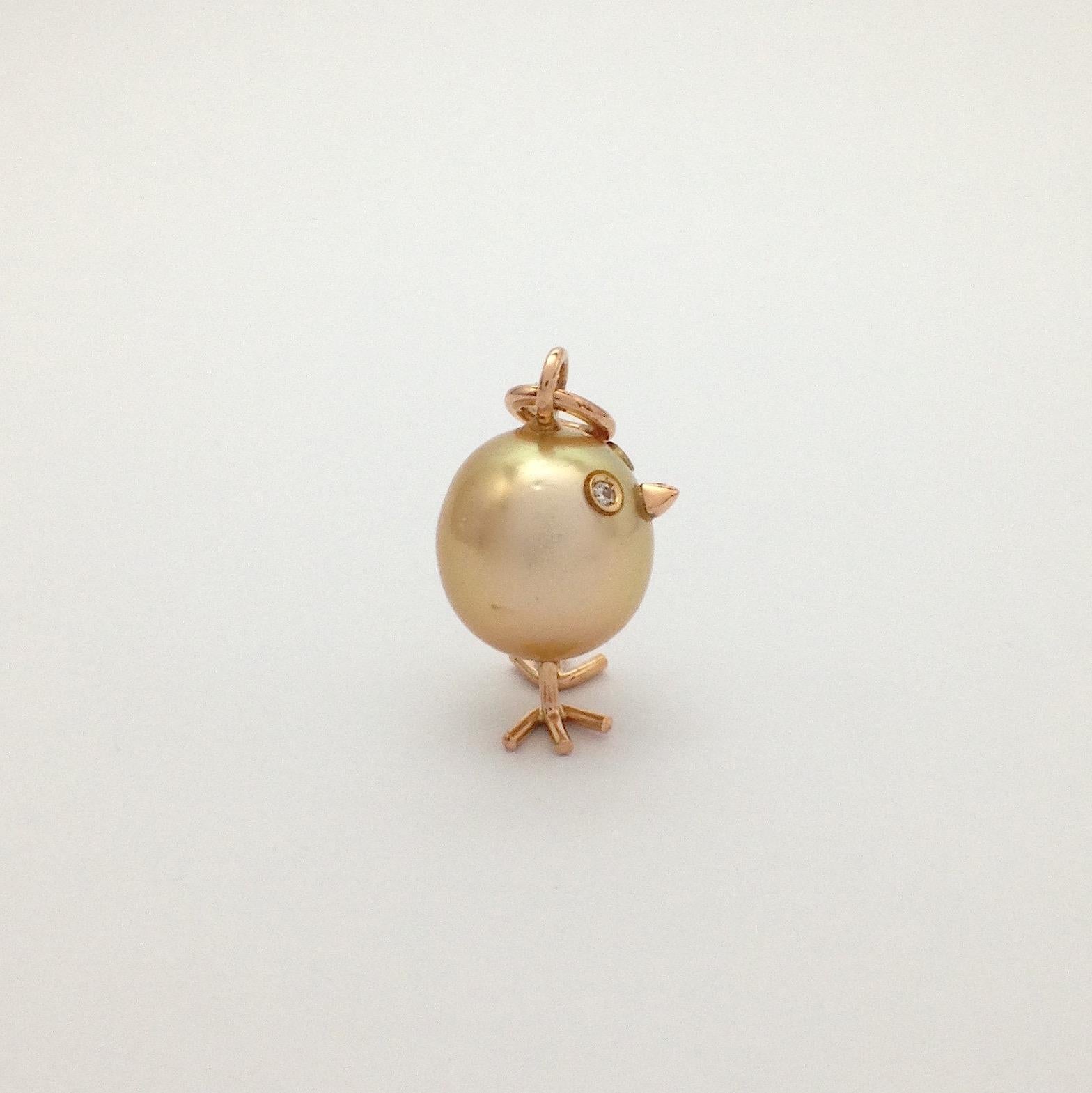 Women's Chick Australian Pearl Diamond Yellow 18 Karat Gold Pendant or Necklace