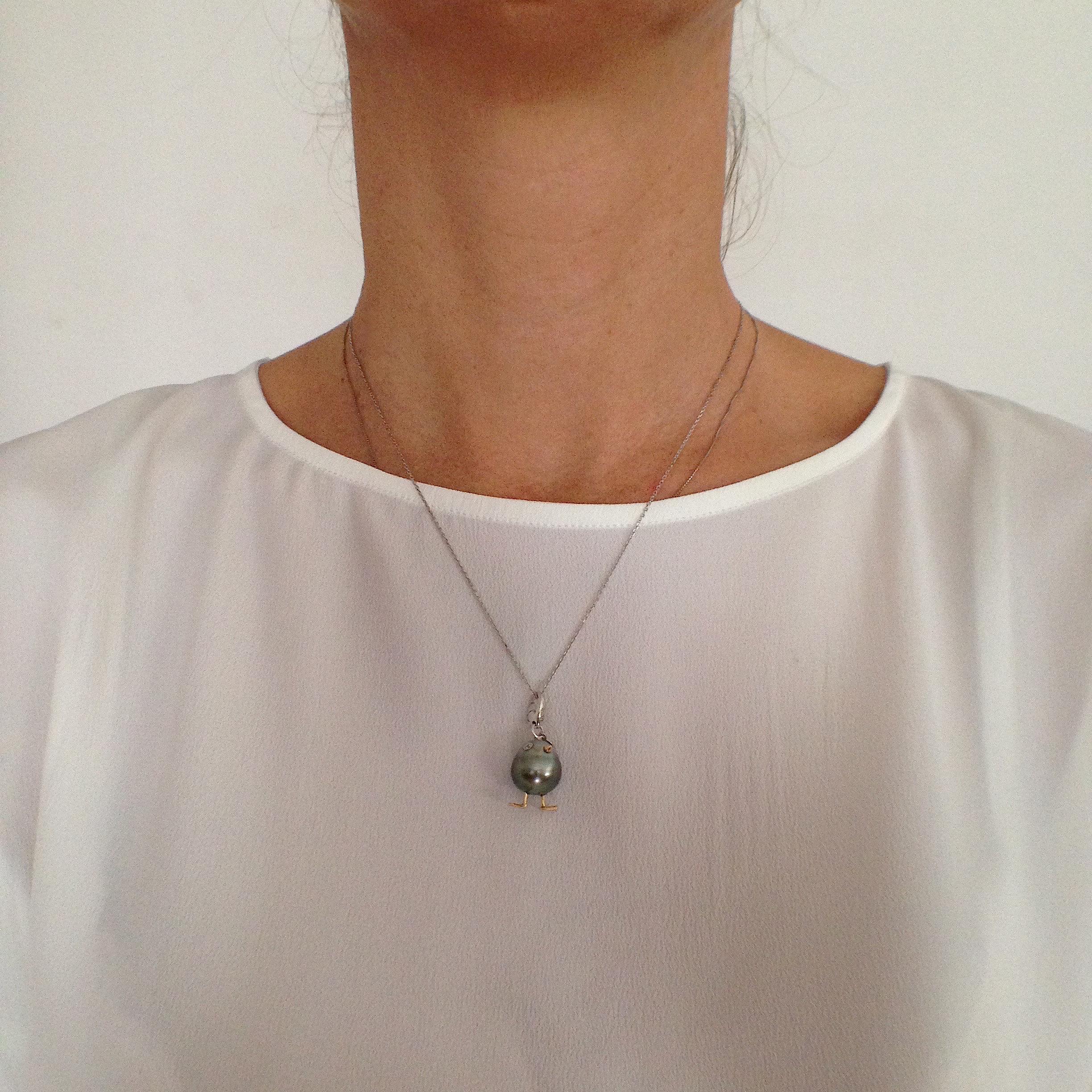 Chick Pearl White Diamond 18 Karat Gold Pendant/Necklace or Charm 6