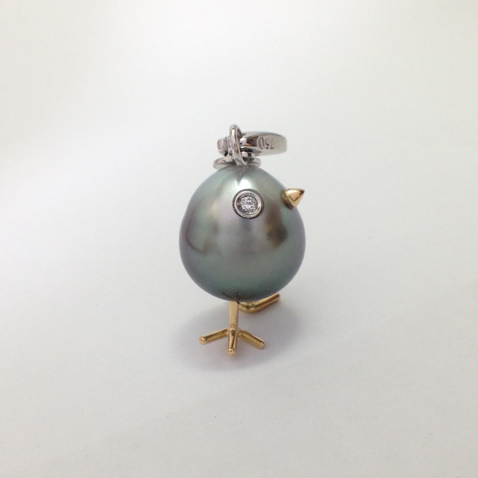 Women's Chick Pearl White Diamond 18 Karat Gold Pendant/Necklace or Charm