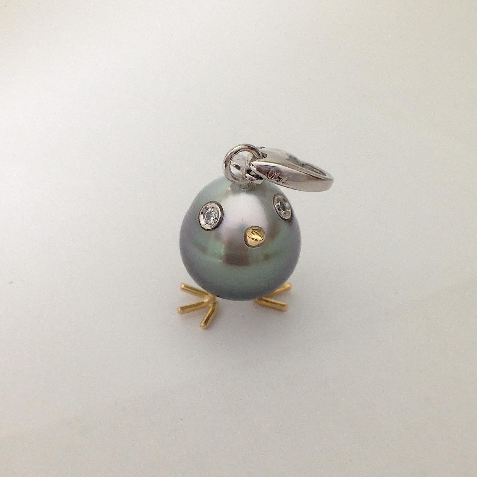 Chick Pearl White Diamond 18 Karat Gold Pendant/Necklace or Charm 4