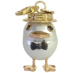 Collana con charm o ciondolo in oro nero e diamanti neri di Petronilla Duck Pearl 18 Karati