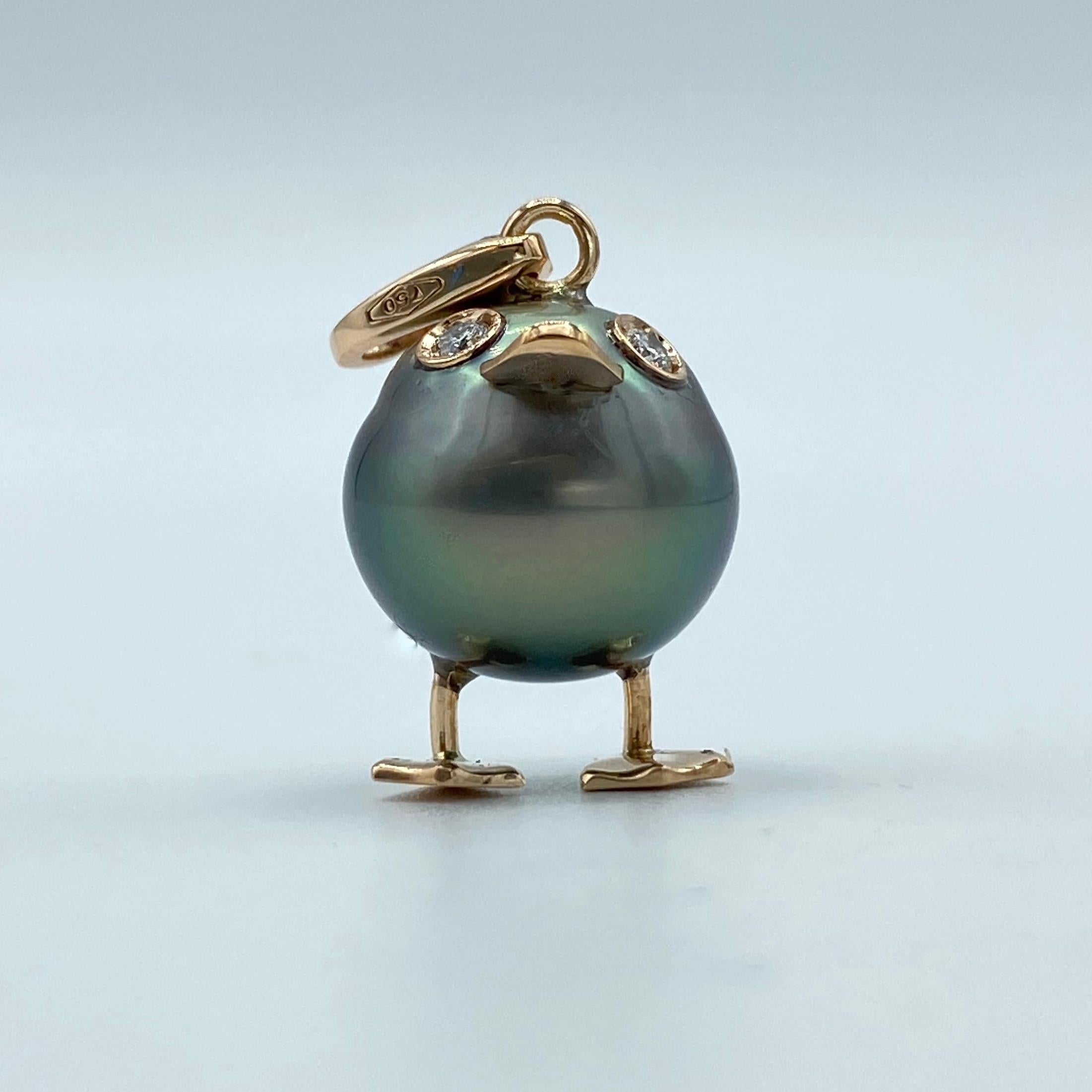 Petronilla Duck Tahiti Pearl 18Kt Gold White Diamond Charm or Pendant Necklace In New Condition In Bussolengo, Verona
