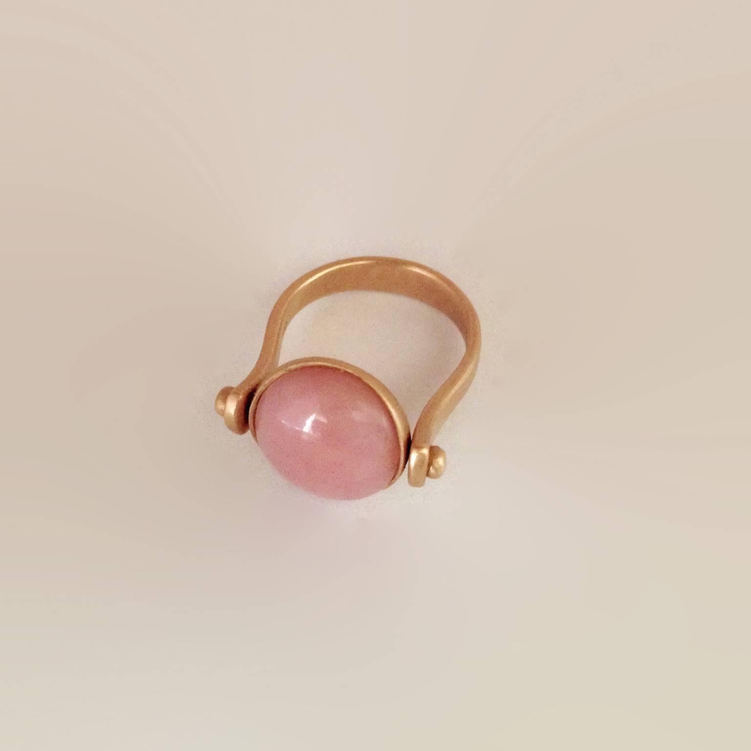 Round Cut Petronilla Roman Style Pink Opal 18kt Gold Reversible Made in Italy Ring