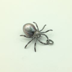 Petronilla Spider White Diamond South Sea Pearl Gold 18 Kt Pendant or Necklace