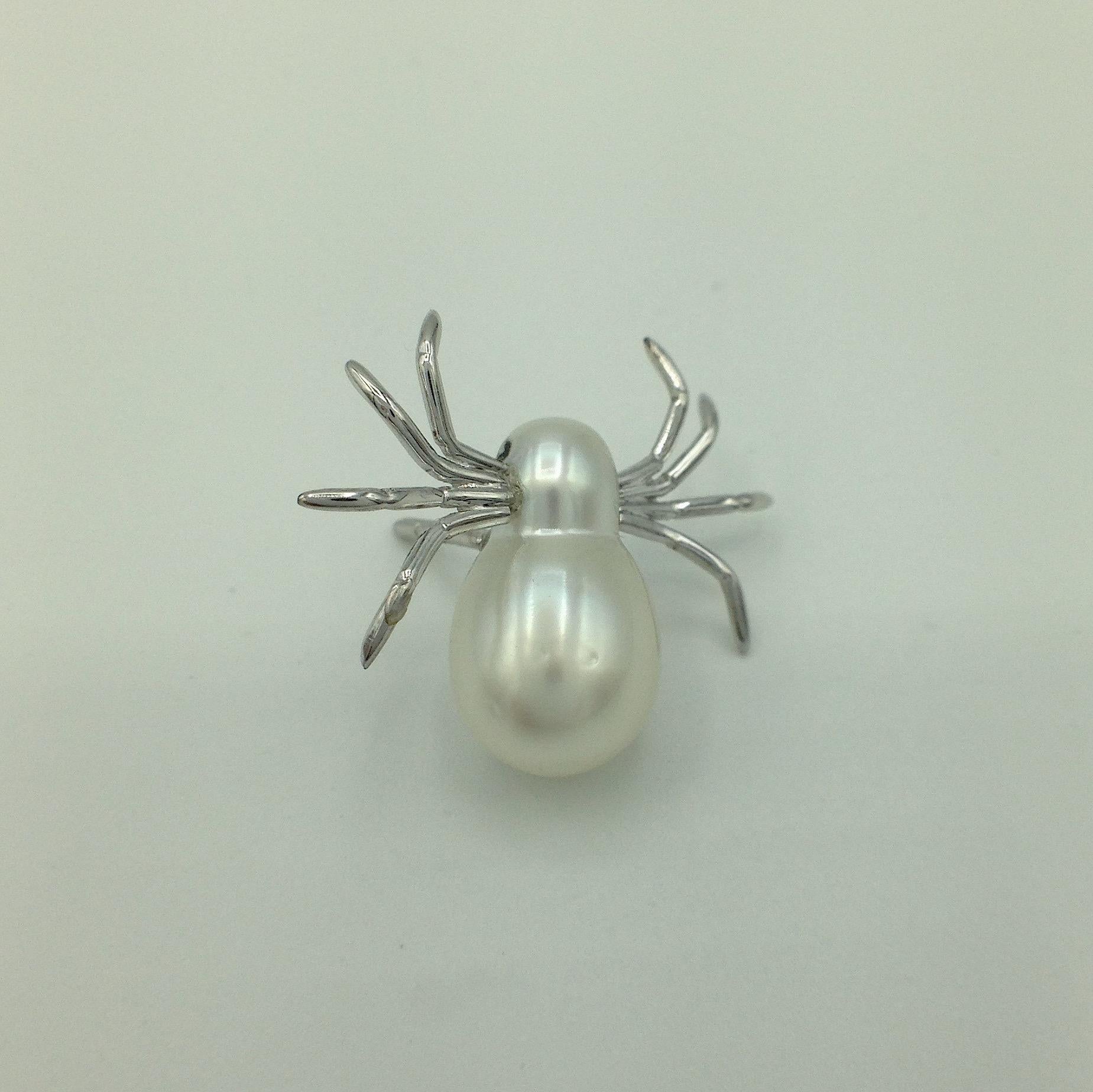 White 18 Karat White Gold Pearl Pin Spider Made in Italy (Zeitgenössisch)