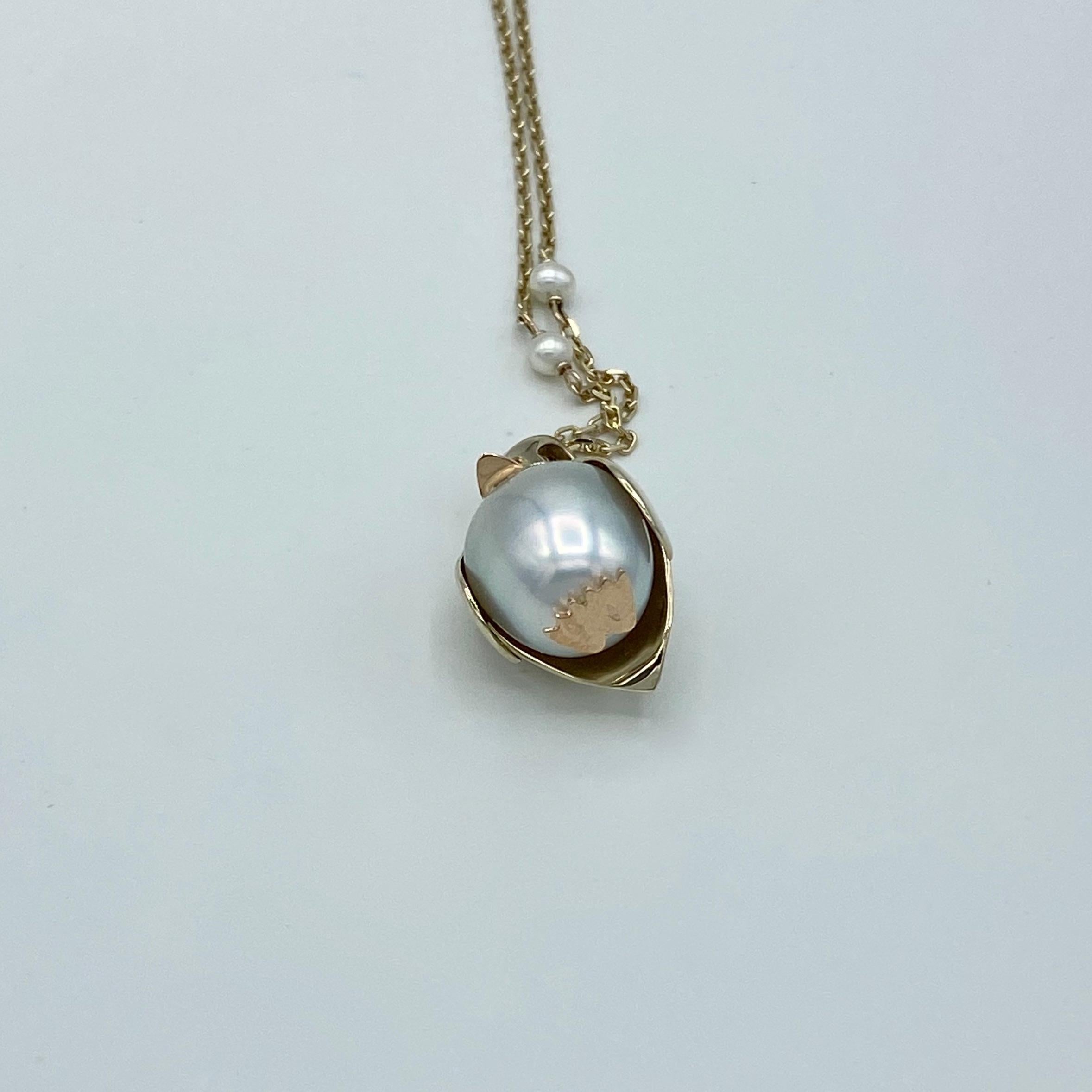 White 18 Karat Gold Australian Pearl Penguin Pendant Charm and Necklace 1