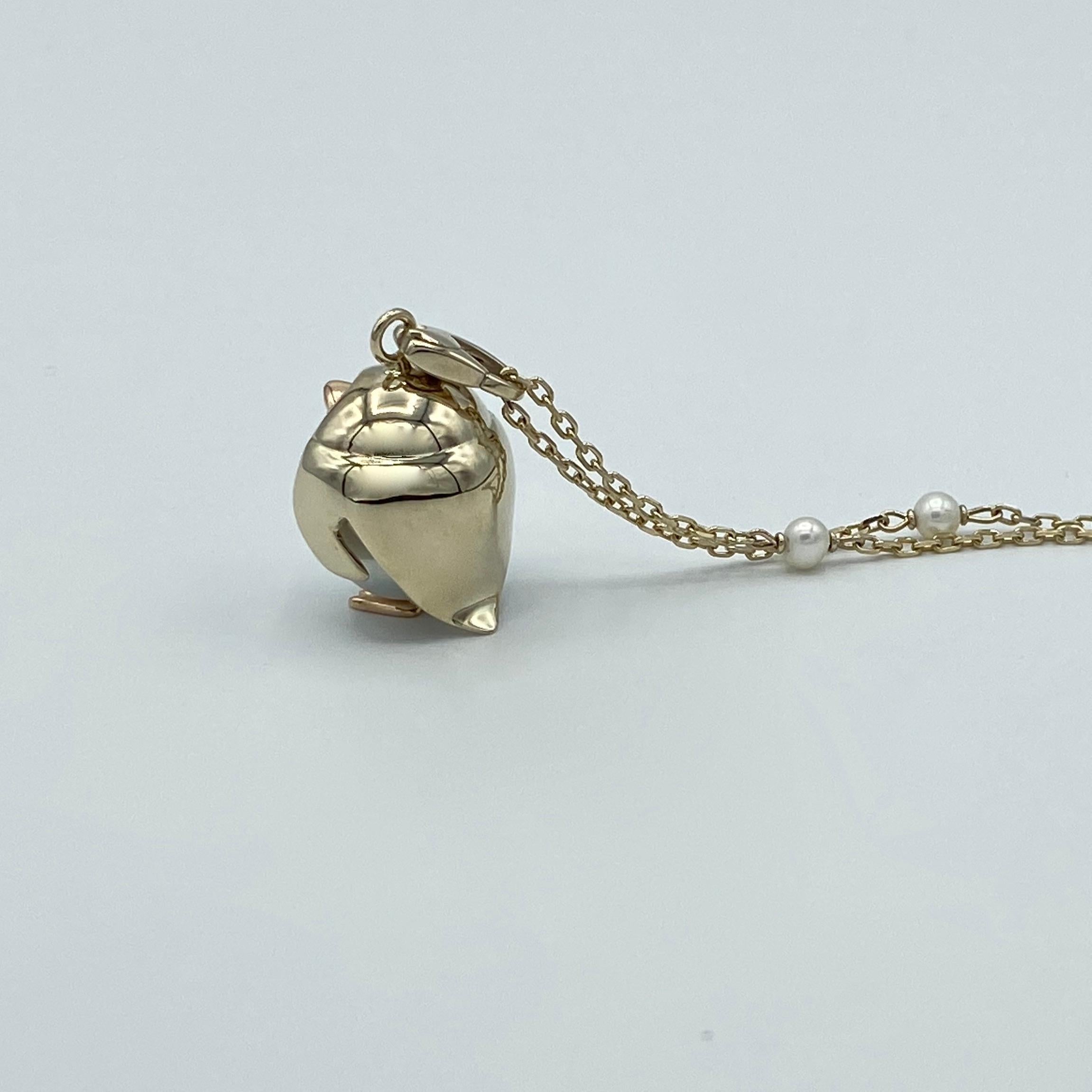 Artisan White 18 Karat Gold Australian Pearl Penguin Pendant Charm and Necklace