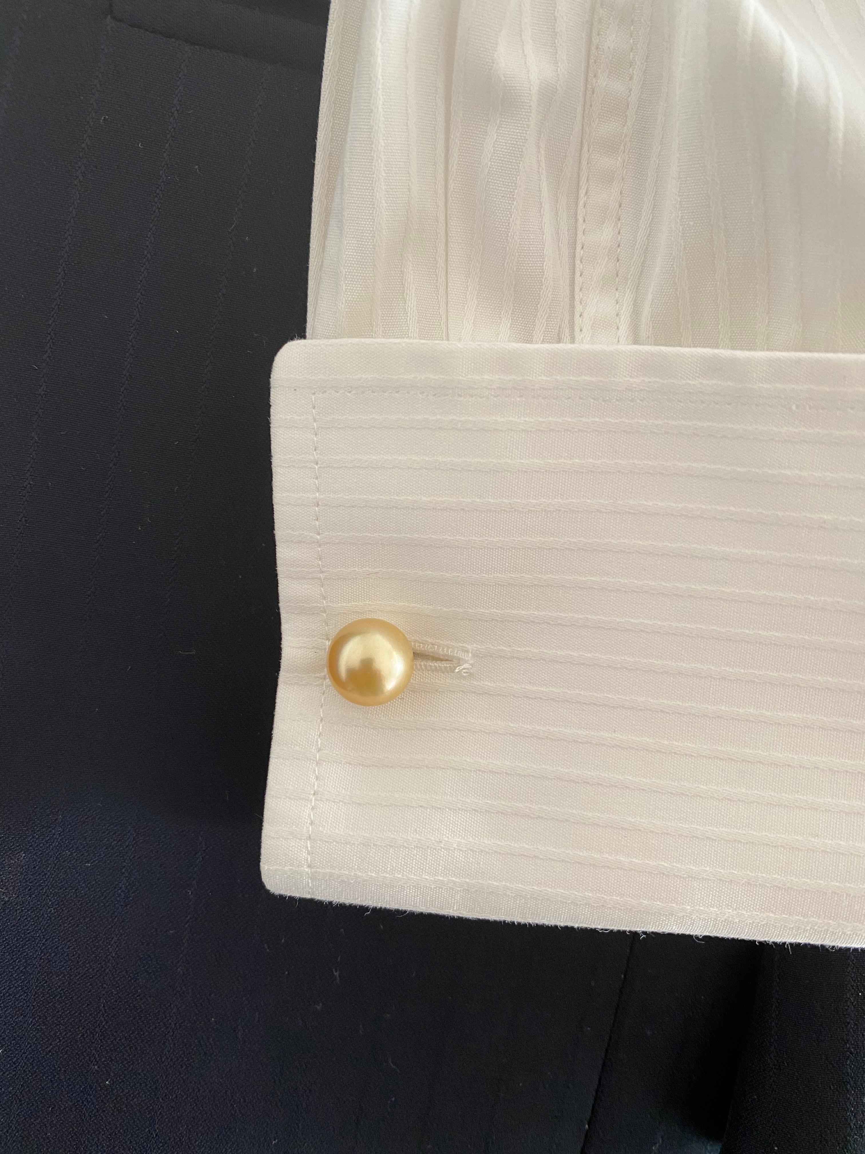 White Diamond South Sea Pearl 18 Karat Gold Cufflinks Made in Italy For Sale 4