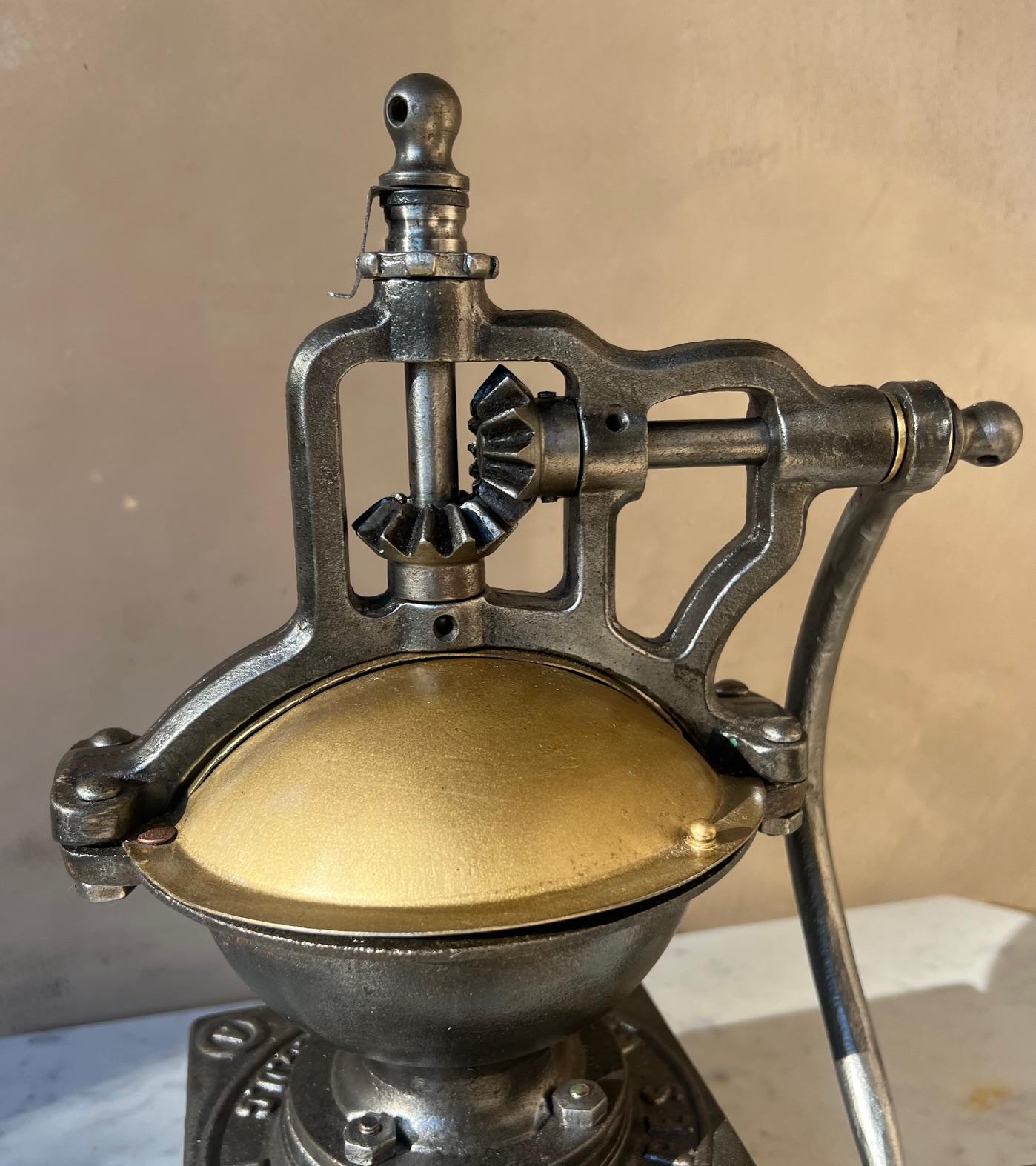 Macinacaffè Peugeot Freres in ghisa, anni 1880 in vendita 3