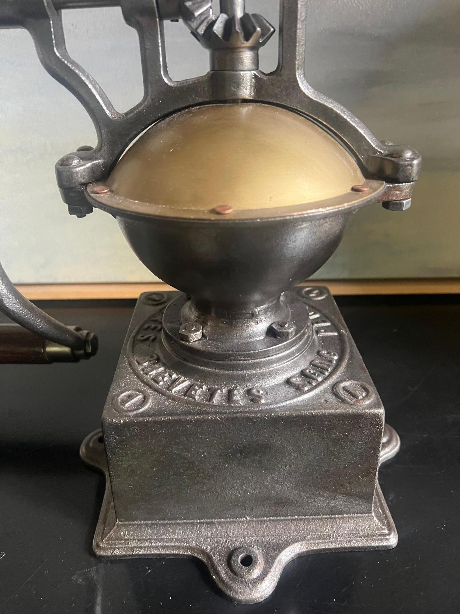 Macinacaffè Peugeot Freres in ghisa, anni 1880 in vendita 6