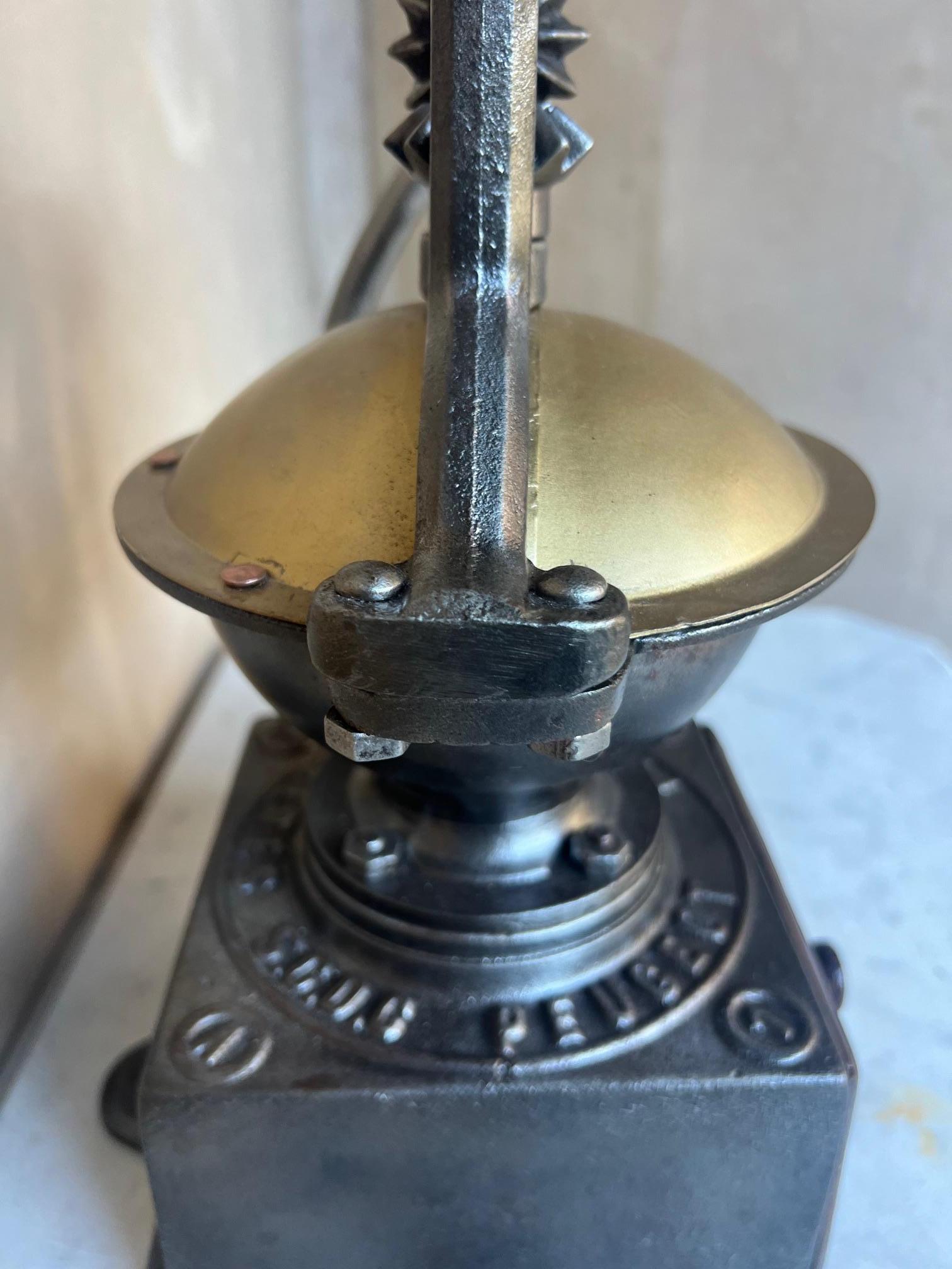Macinacaffè Peugeot Freres in ghisa, anni 1880 in vendita 1