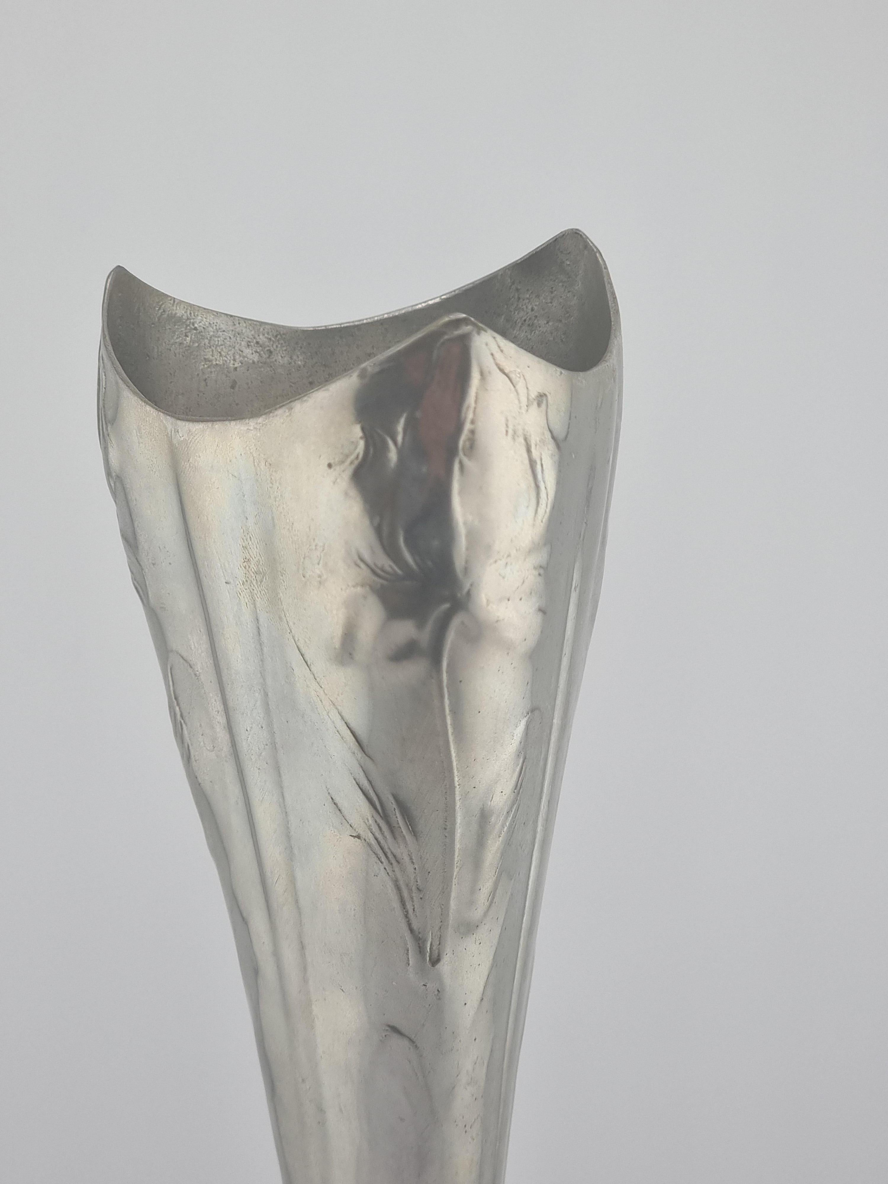 Vaso in peltro Art Nouveau 

Kayserzinn 617 Fiori Tulipano