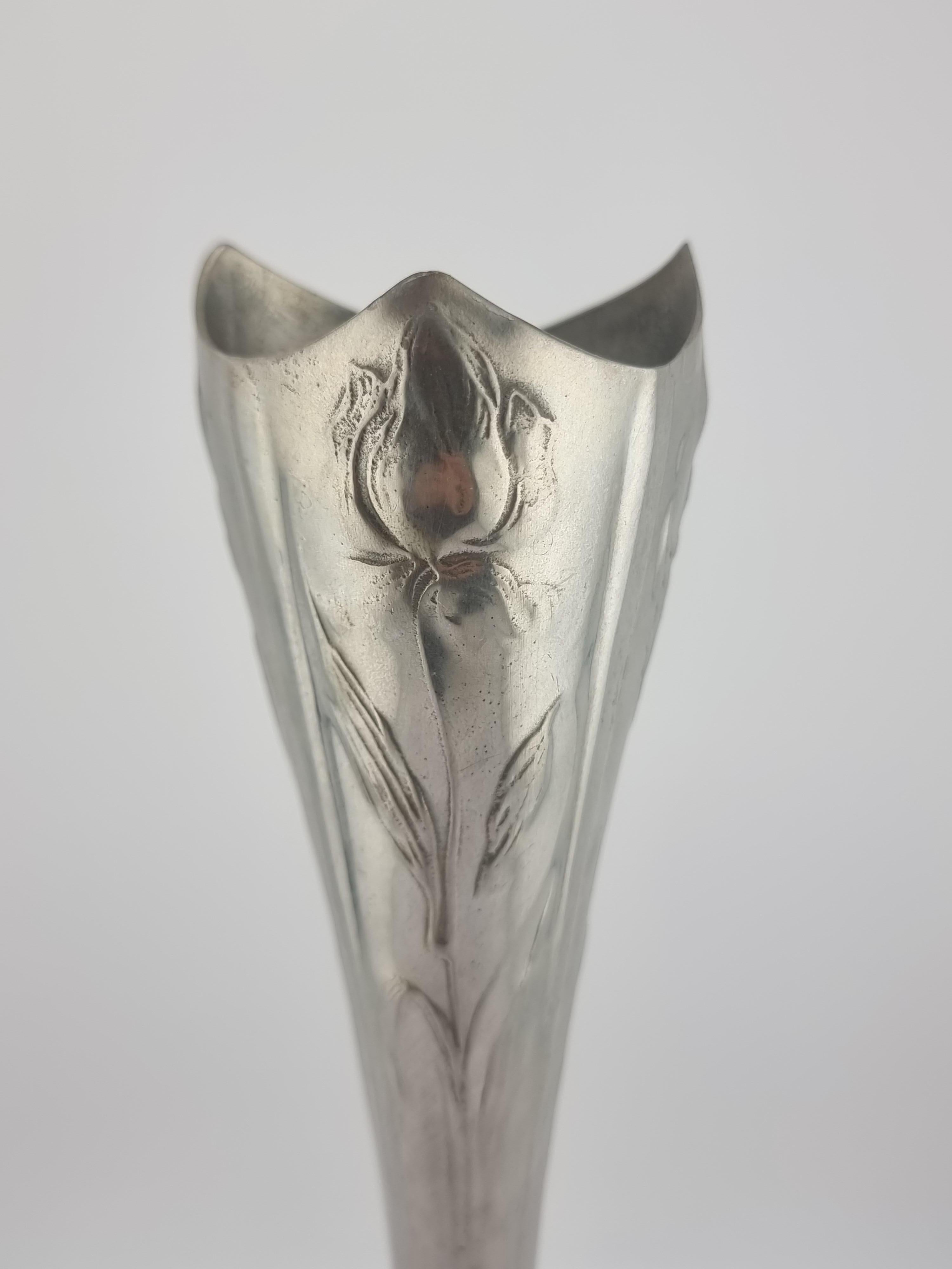 Peltro Vaso in peltro Art Nouveau Kayserzinn 617 Fiori Tulipani Lattina in vendita