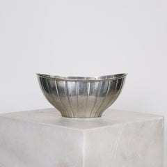 Ciotola in peltro disegnata da Arne Erkers per Just Andersen, anni '50