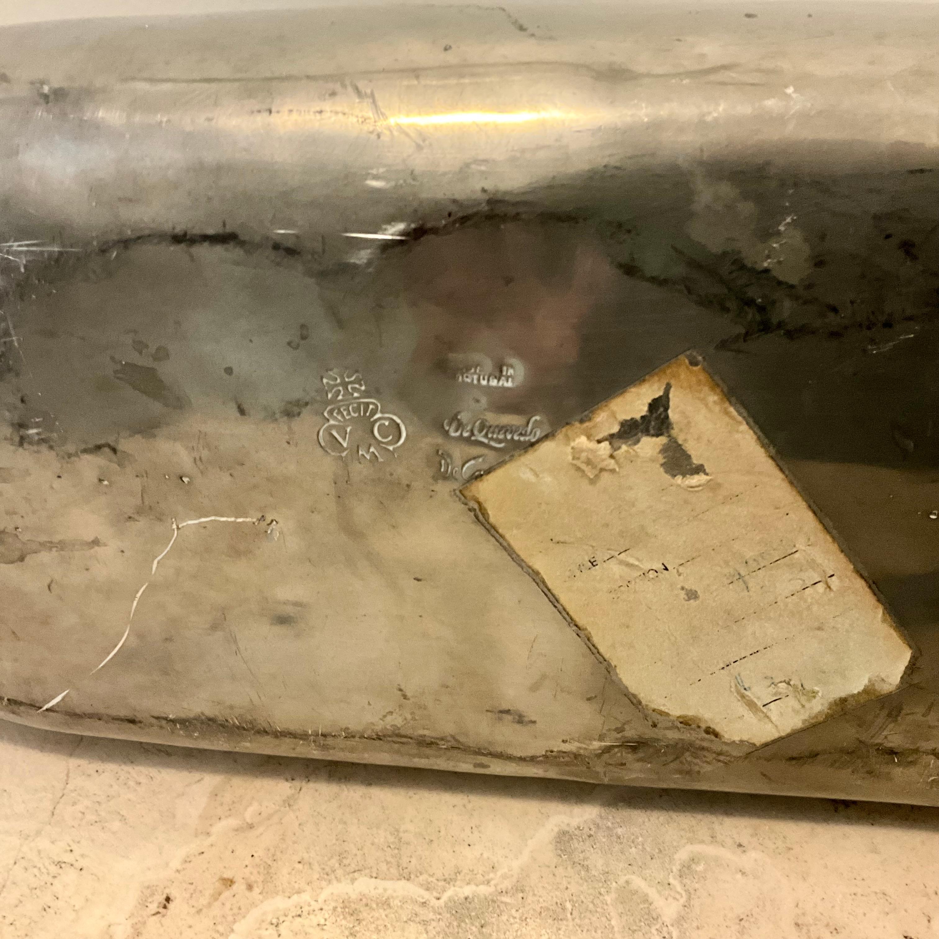 Milieu du XXe siècle Centre de table en étain avec poignées en cerf en laiton par De Quevedo & De Campos pour Valenti en vente