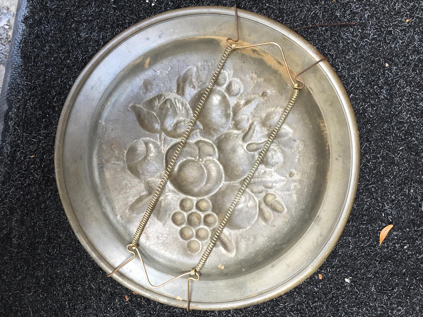 Pewter Charger with Fruit, Possibly American, circa 1771 For Sale 1