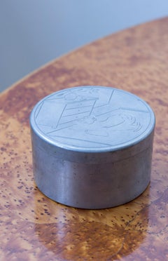 Caja de gemelos de peltre de Sylvia Stave, fabricada por C. G. Hallberg en 1934