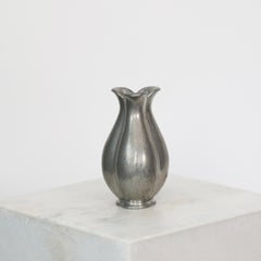 Vaso da fiori in peltro di Ellen Schlanbusch per Just Andersen, anni '40, Danimarca