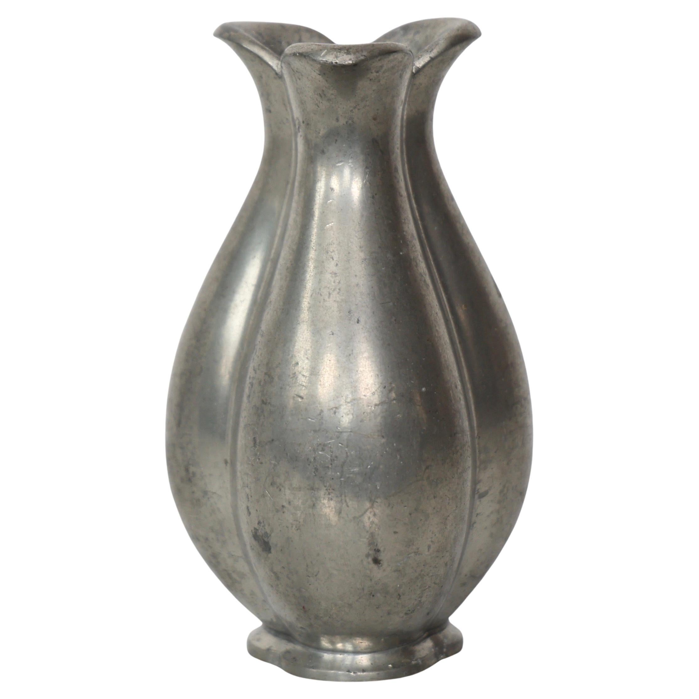 Vaso da fiori in peltro di Ellen Schlanbusch per Just Andersen, anni '40, Danimarca