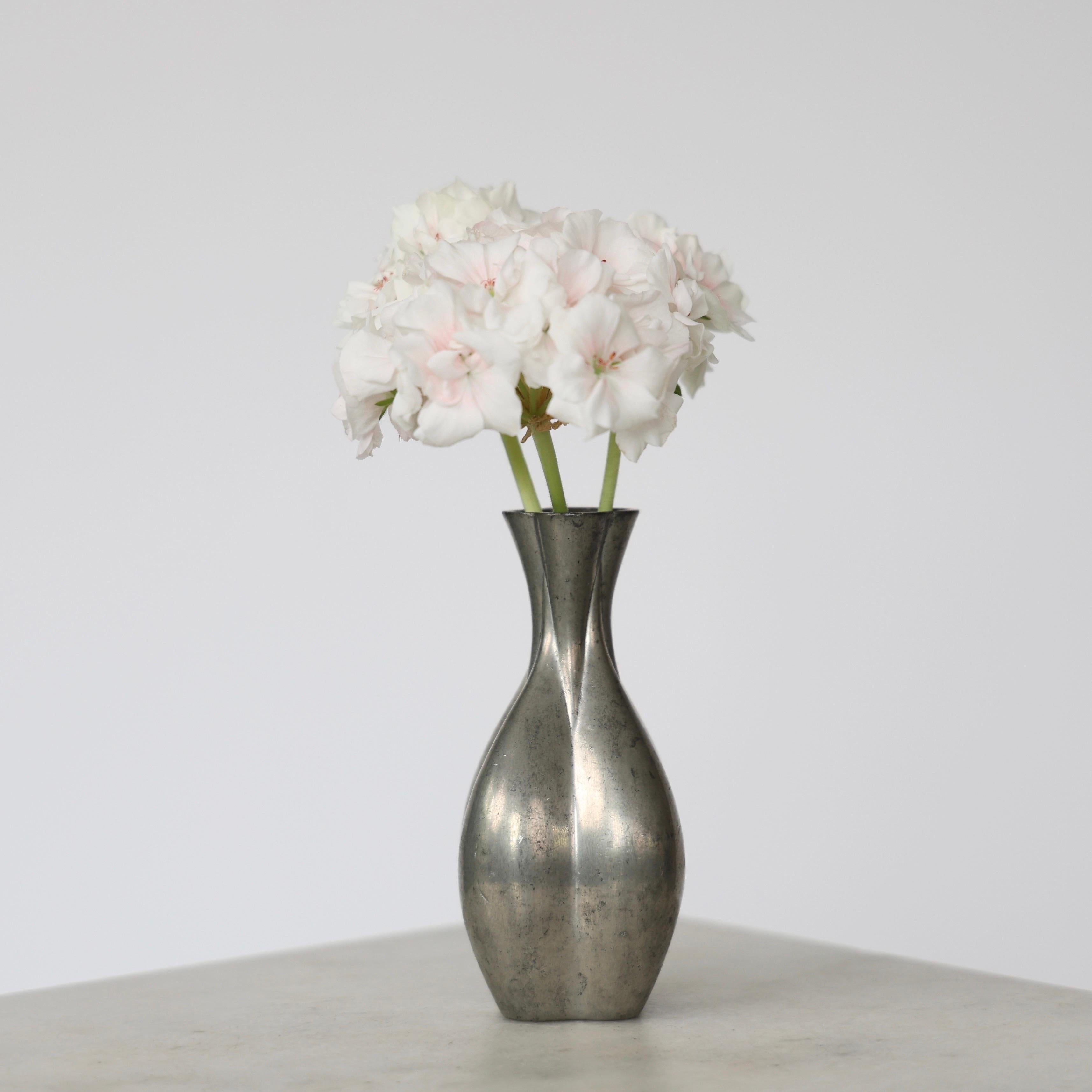 Blumenvase aus Zinn von Just Andersen, 1930er Jahre, Dänemark (Art déco) im Angebot
