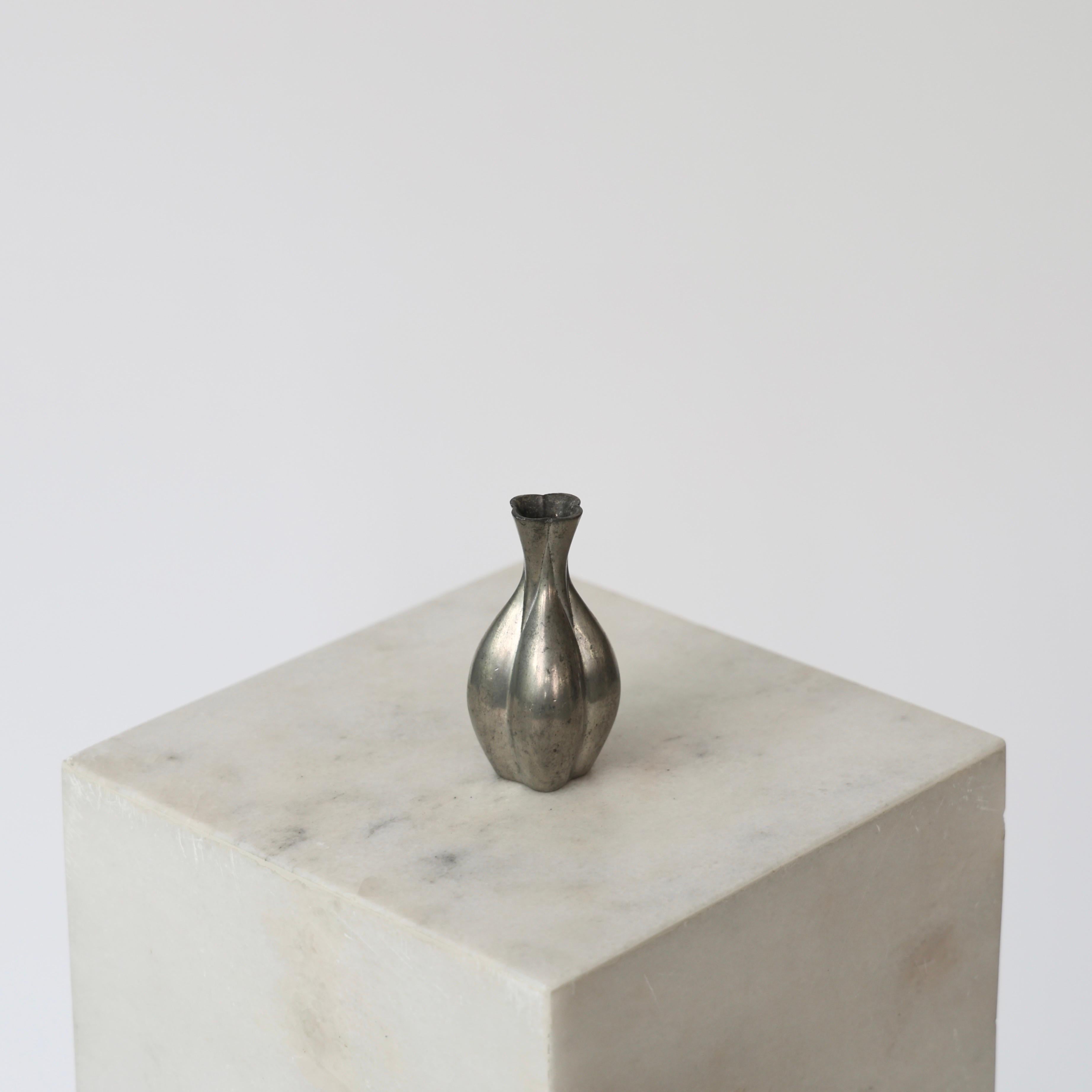 Blumenvase aus Zinn von Just Andersen, 1930er Jahre, Dänemark (Dänisch) im Angebot