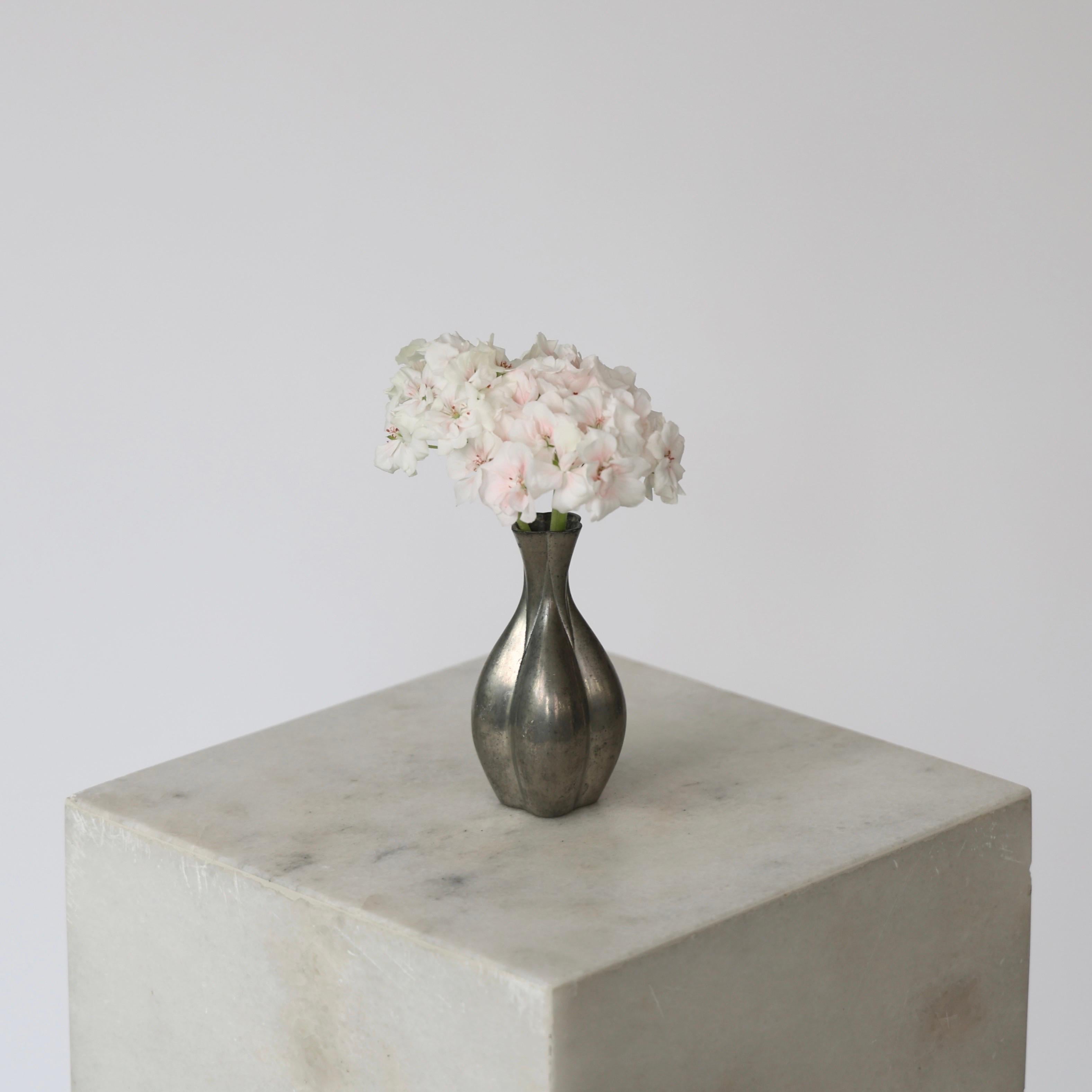 Blumenvase aus Zinn von Just Andersen, 1930er Jahre, Dänemark im Zustand „Gut“ im Angebot in Værløse, DK