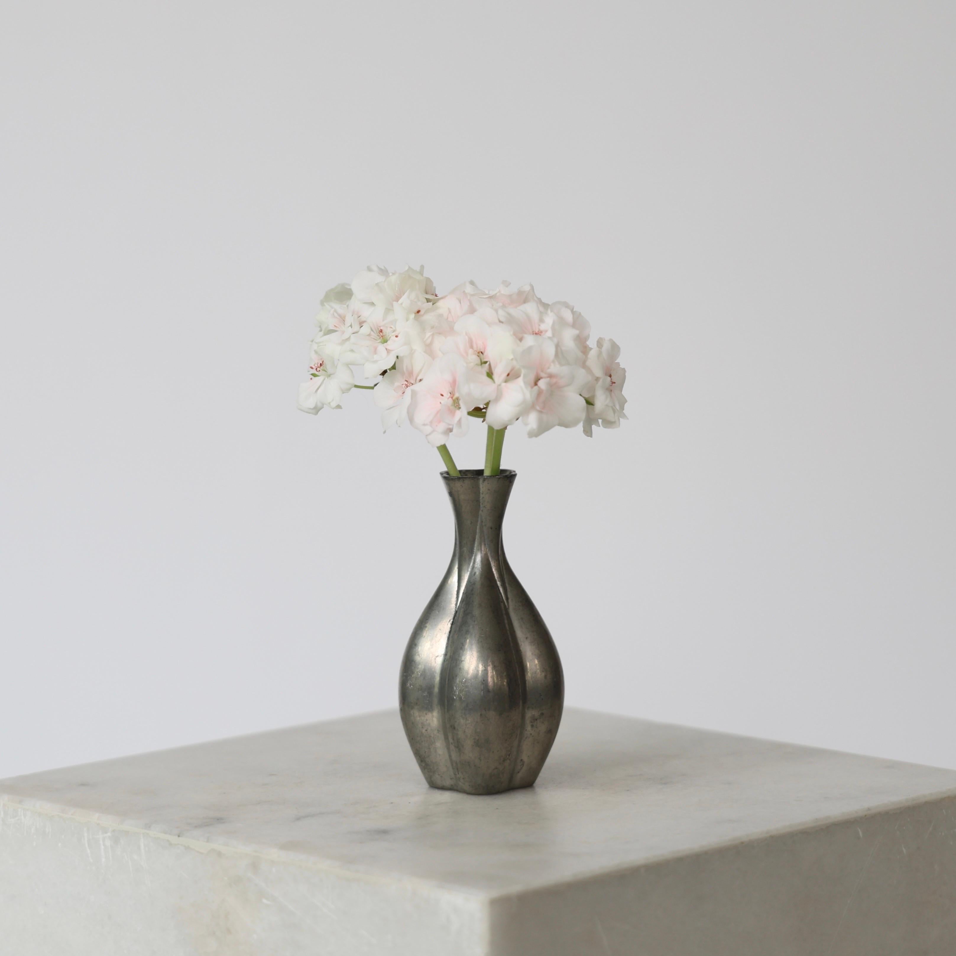 Blumenvase aus Zinn von Just Andersen, 1930er Jahre, Dänemark im Angebot 2