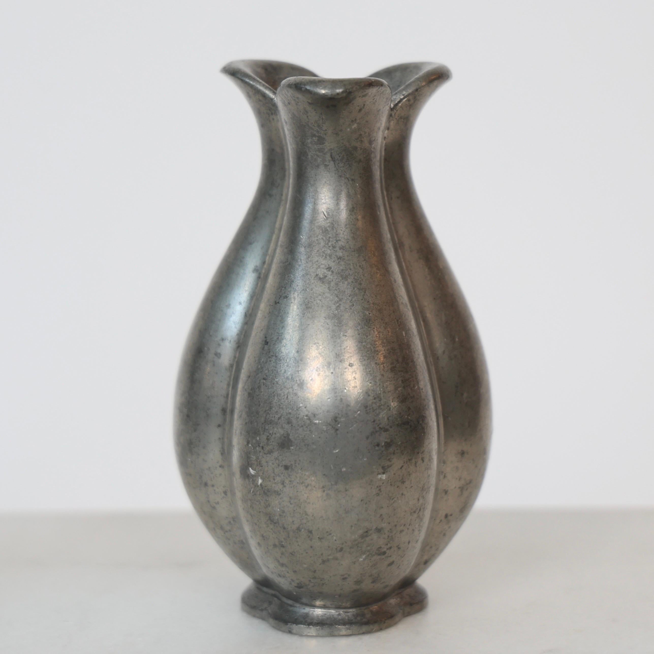 Vasi da fiori in peltro di Ellen Schlanbusch per Just Andersen, anni '40, Danimarca in vendita 3