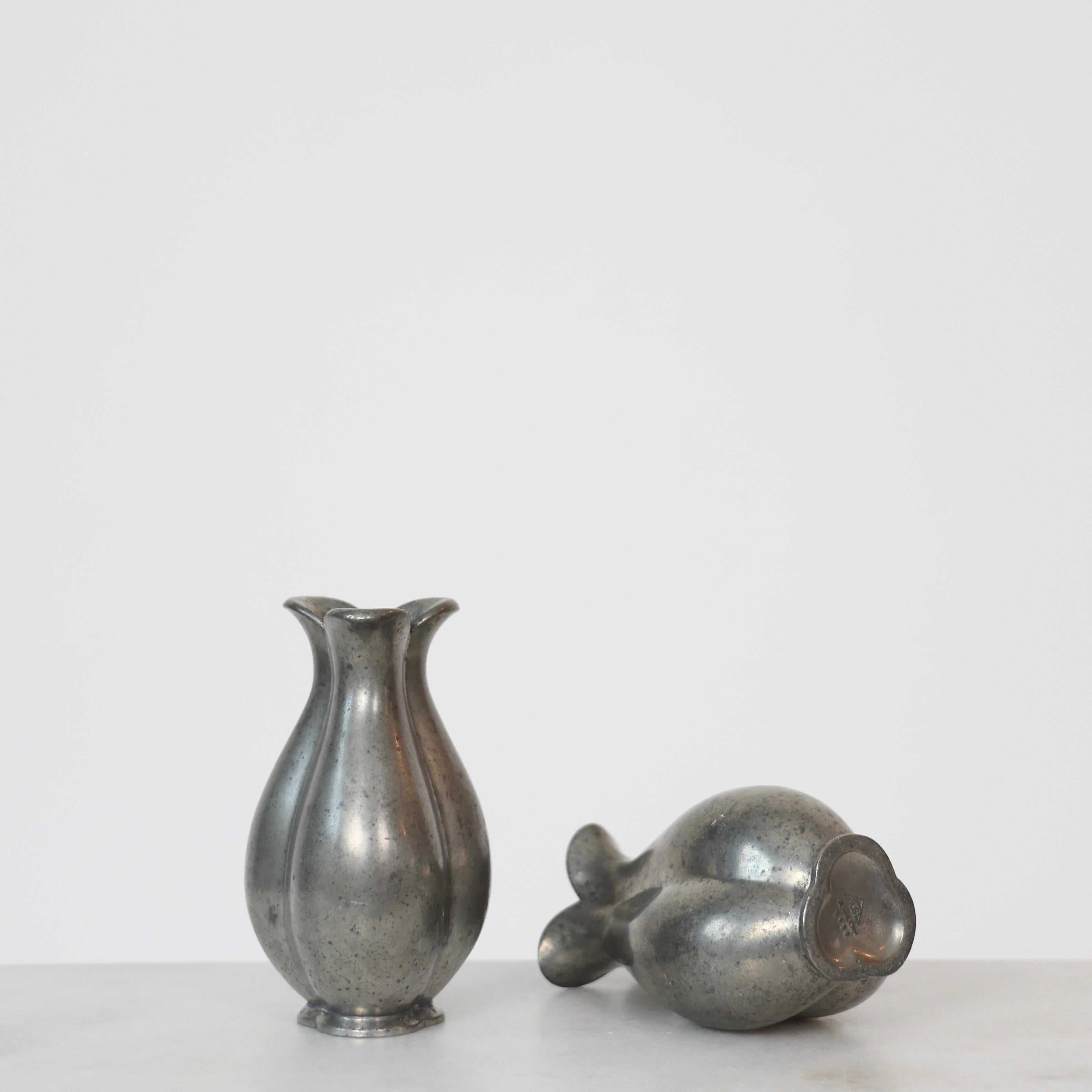 Vasi da fiori in peltro di Ellen Schlanbusch per Just Andersen, anni '40, Danimarca in vendita 1