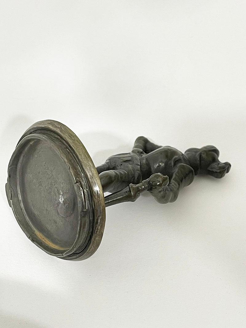 Pewter fountain and basin with a scene of Saint George and the dragon For Sale 7