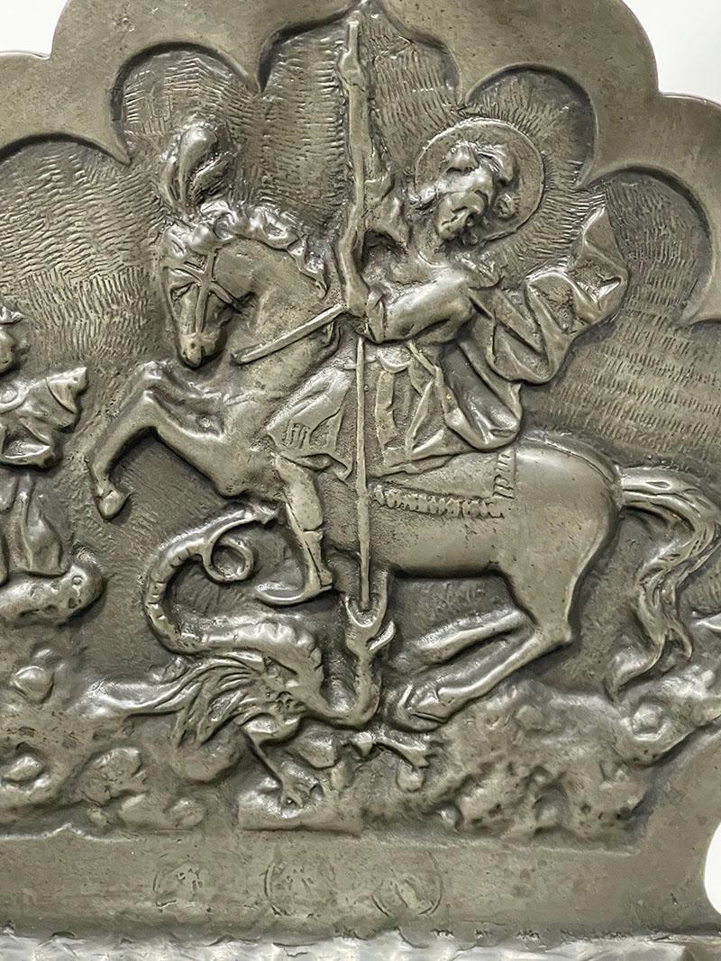 Pewter fountain and basin with a scene of Saint George and the dragon For Sale 14