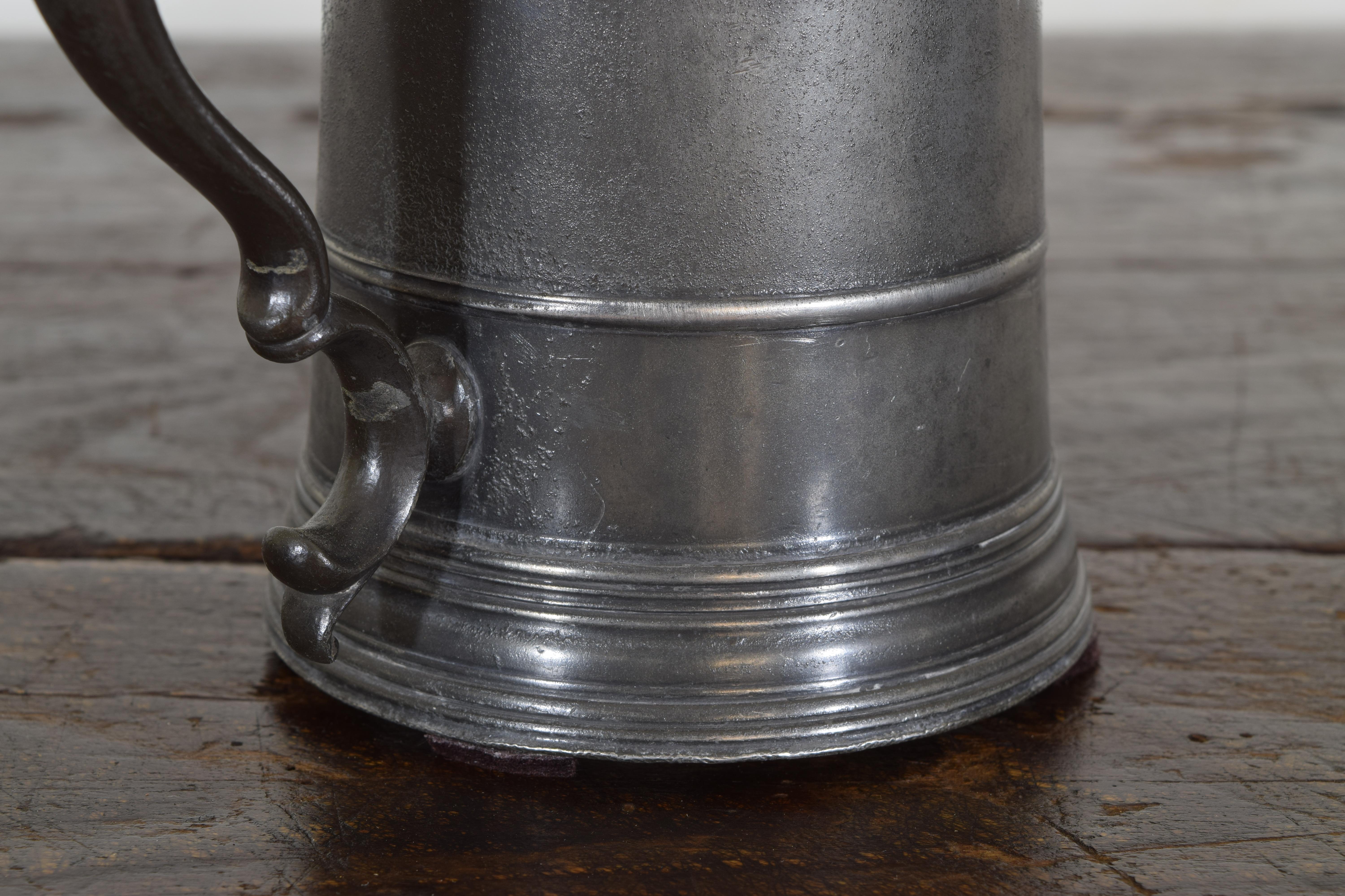 Pewter Gambler's Ale Stein from the Late 18th-Early 19th Century In Excellent Condition In Atlanta, GA