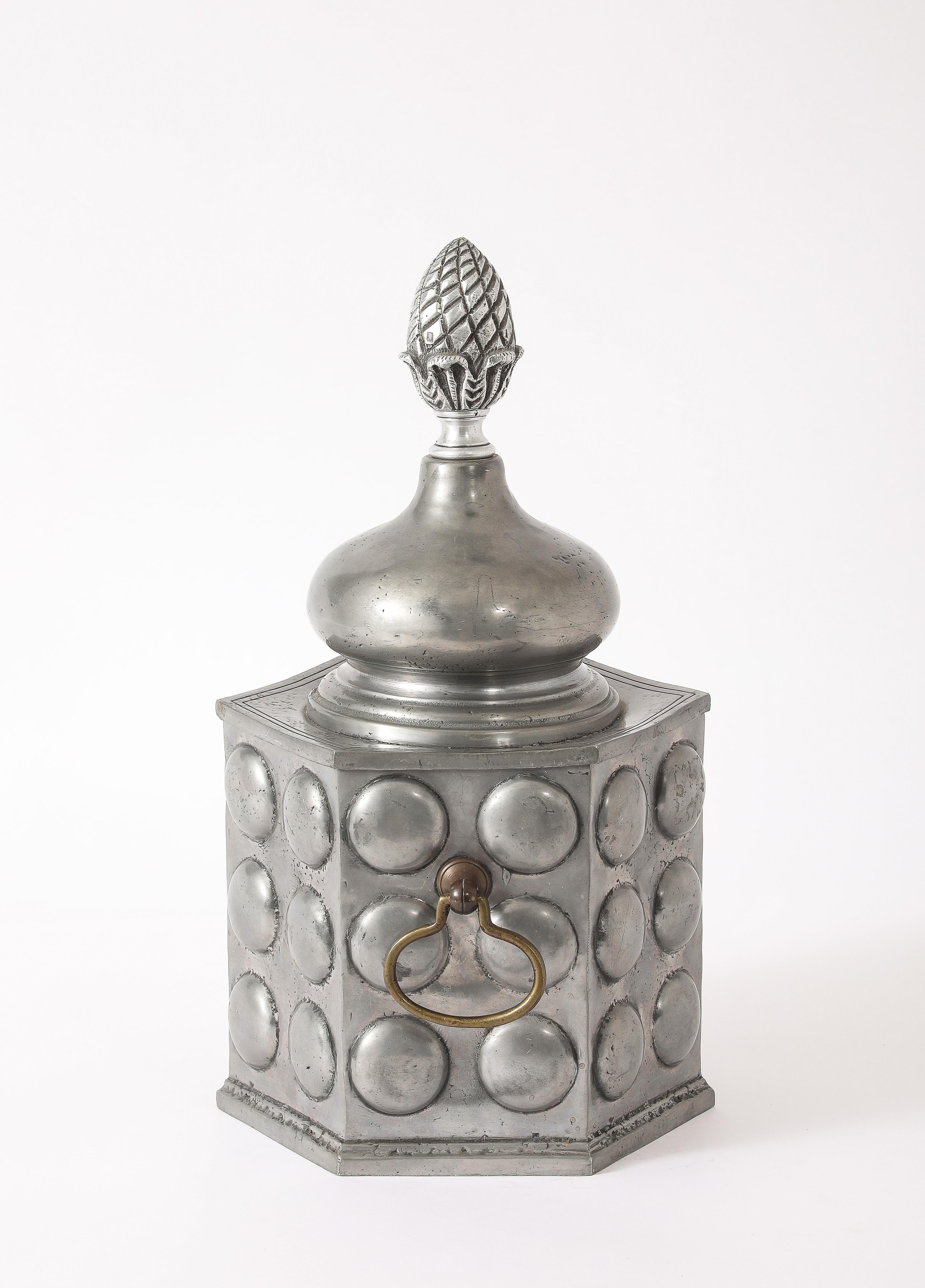 Pewter Ice Bucket, UK 1950's In Good Condition For Sale In New York, NY
