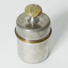 Jarra de peltre de Estrid Ericson, Svenskt Tenn, Suecia, 1959