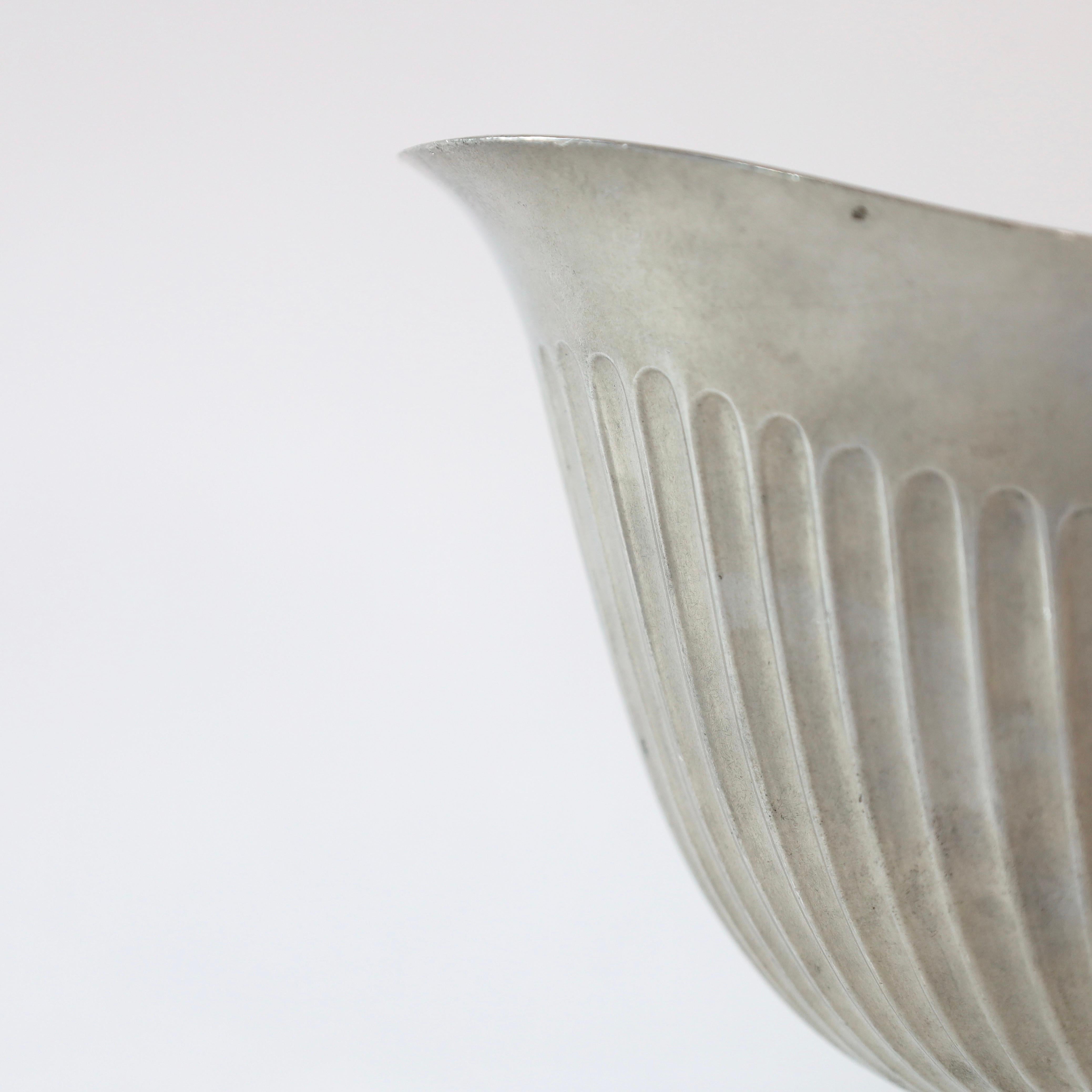 Jardinière en étain par Ellen Schlanbusch pour Just Andersen, années 1950, Danemark en vente 5