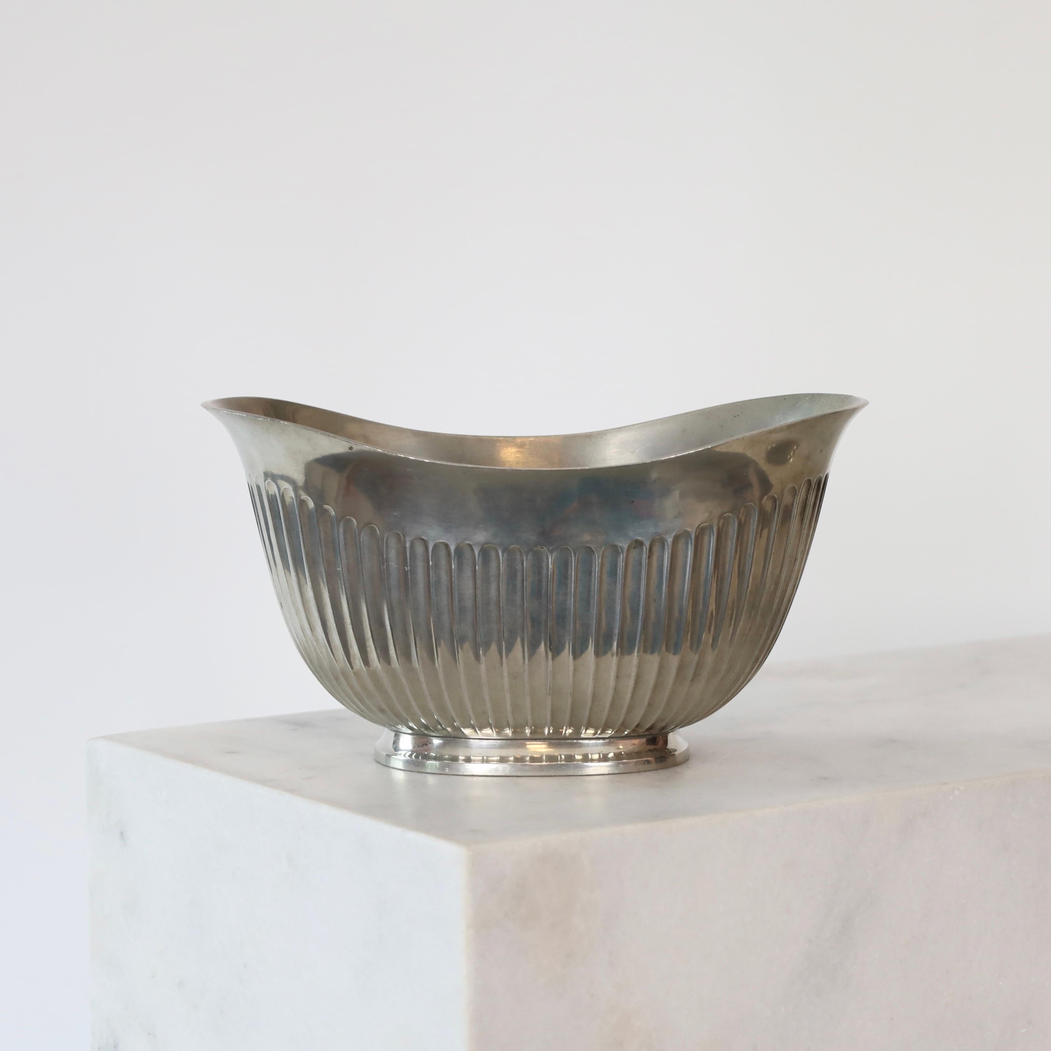 Jardinière en étain par Ellen Schlanbusch pour Just Andersen, années 1950, Danemark en vente 9