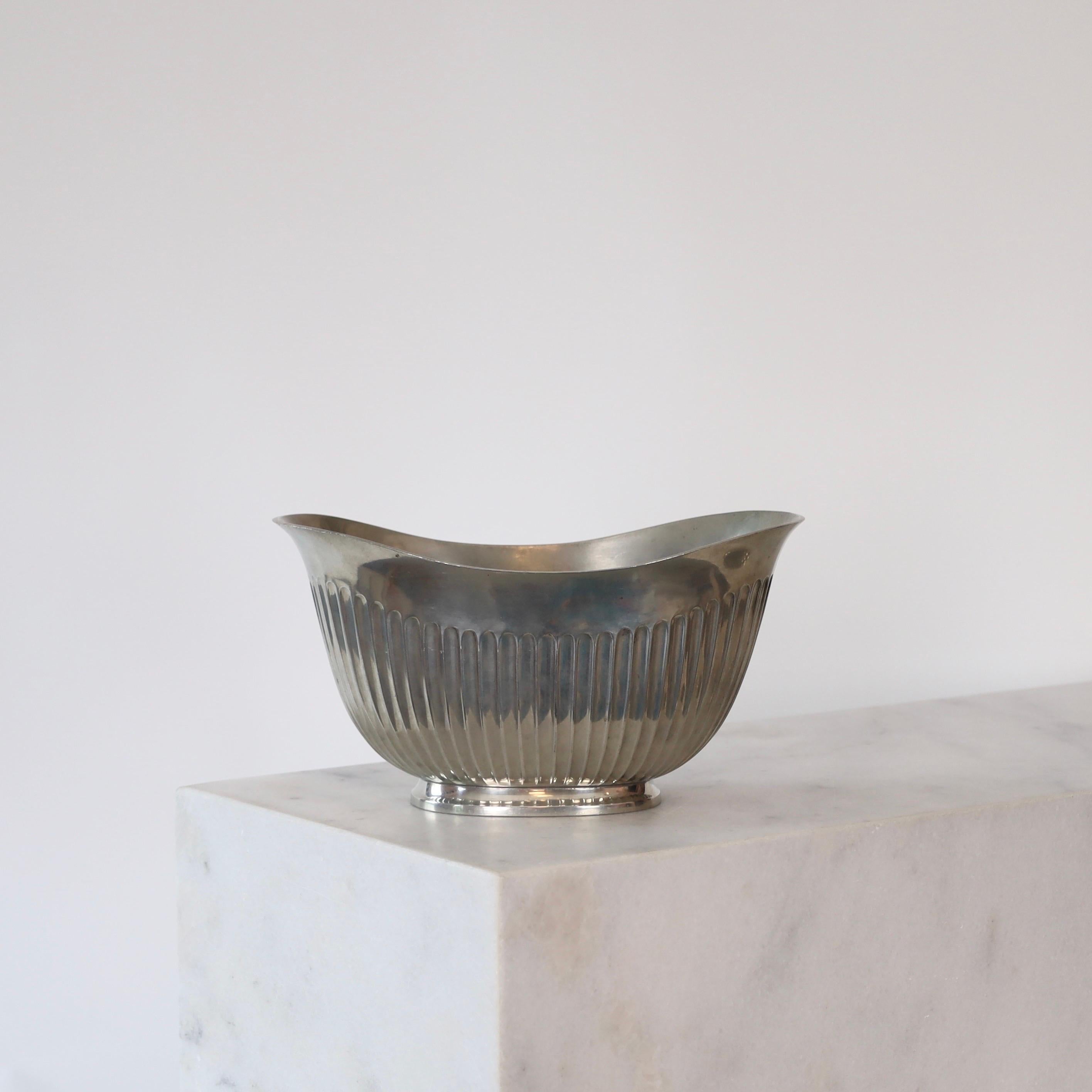 Danois Jardinière en étain par Ellen Schlanbusch pour Just Andersen, années 1950, Danemark en vente