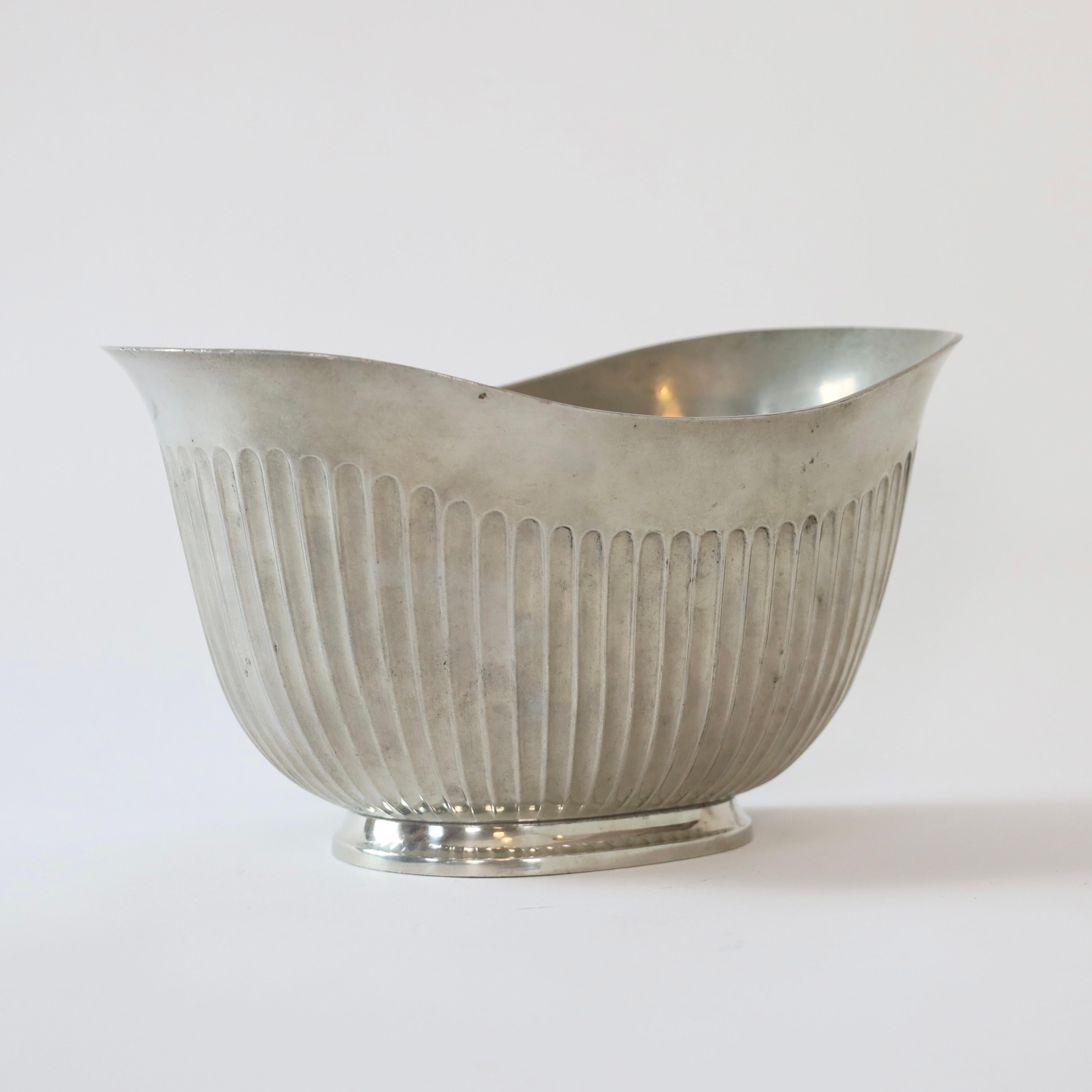 Jardinière en étain par Ellen Schlanbusch pour Just Andersen, années 1950, Danemark en vente 1