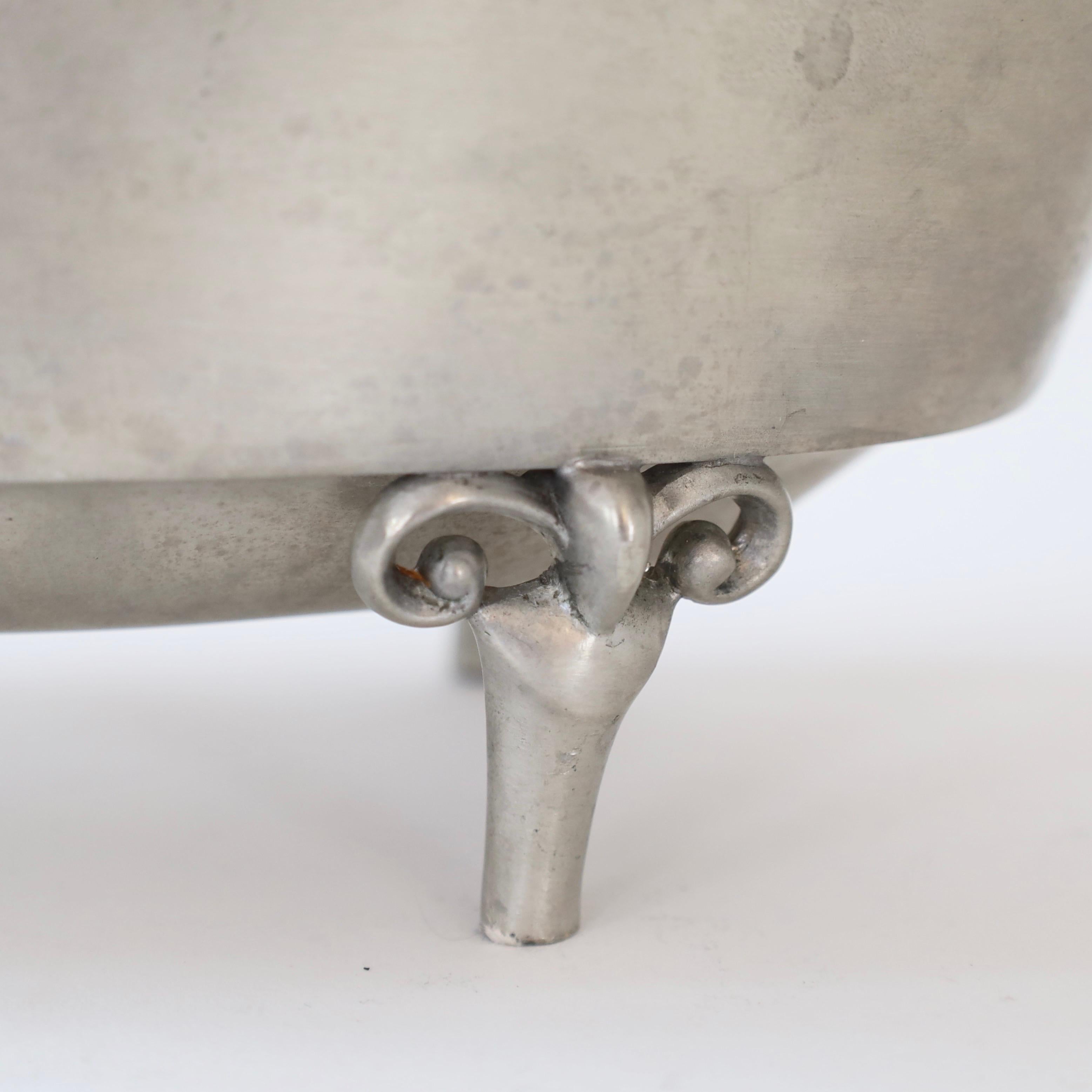 Jardinière en étain par Just Andersen, années 1920, Danemark en vente 4